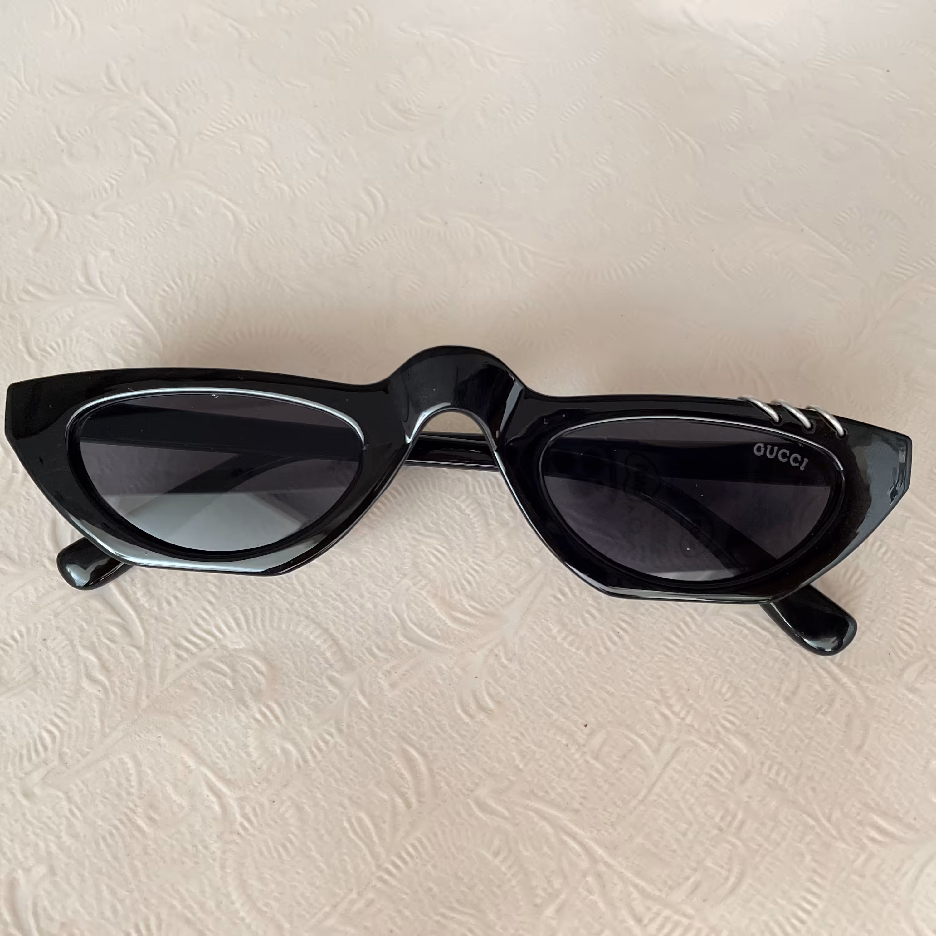 عینک آفتابی پیرسینگ دار