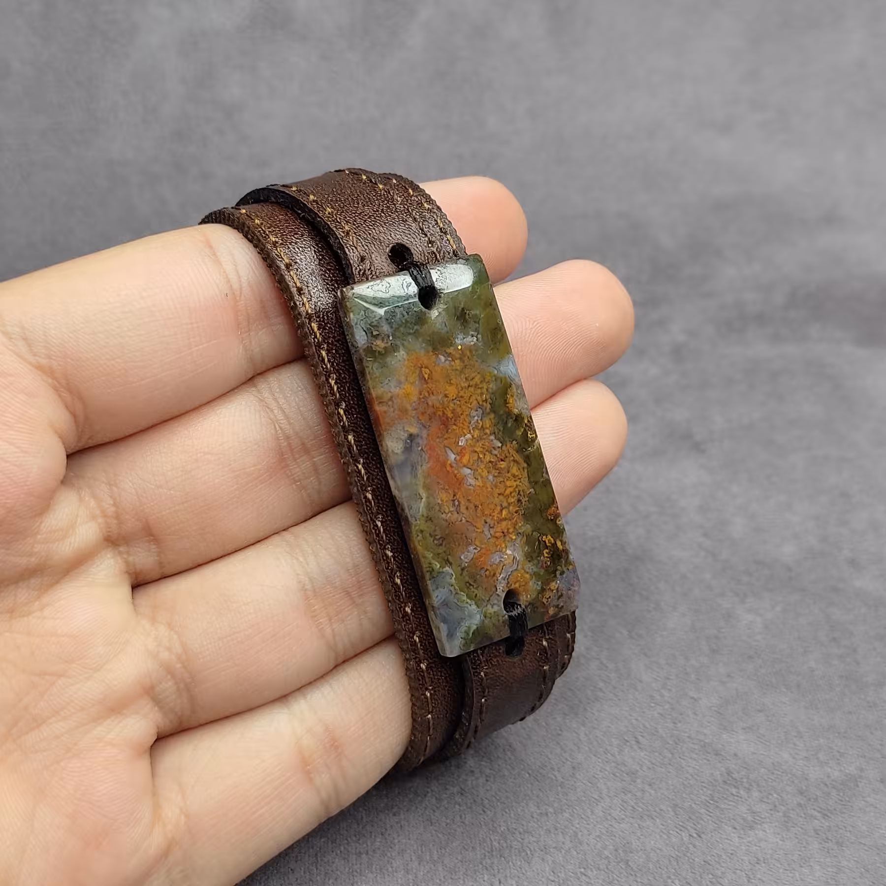 دستبند چرم سنگ عقیق پاییزی معدنی تراش دست