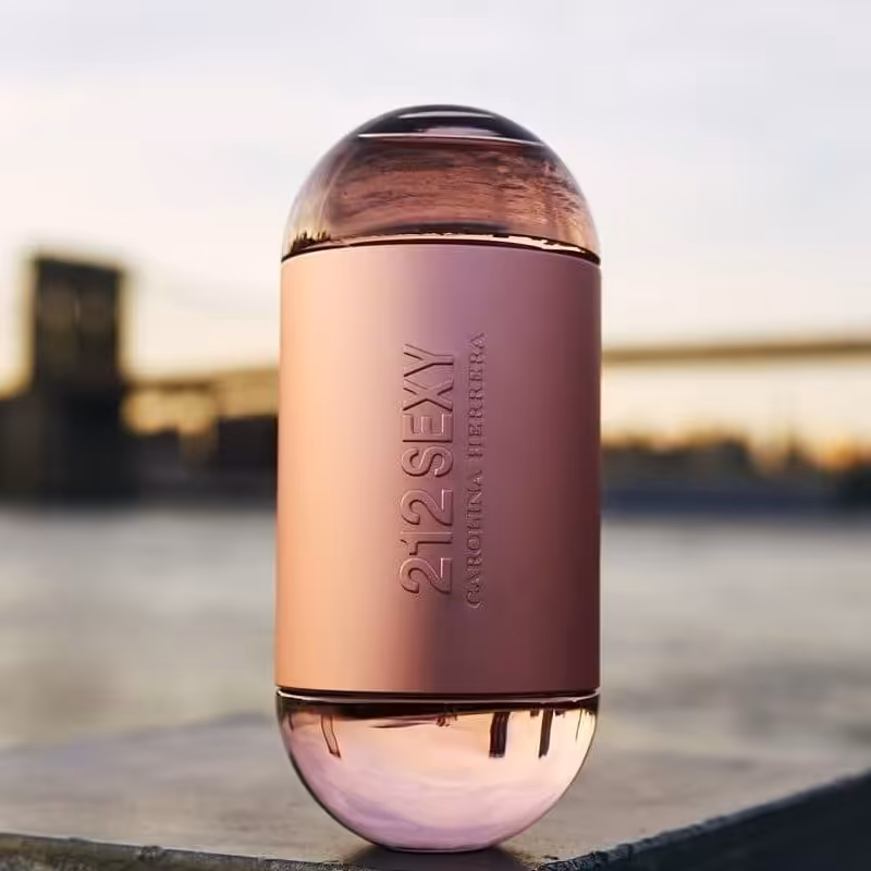 عطر 212 زنانه اعلا  گرمی 27 هزارتومان