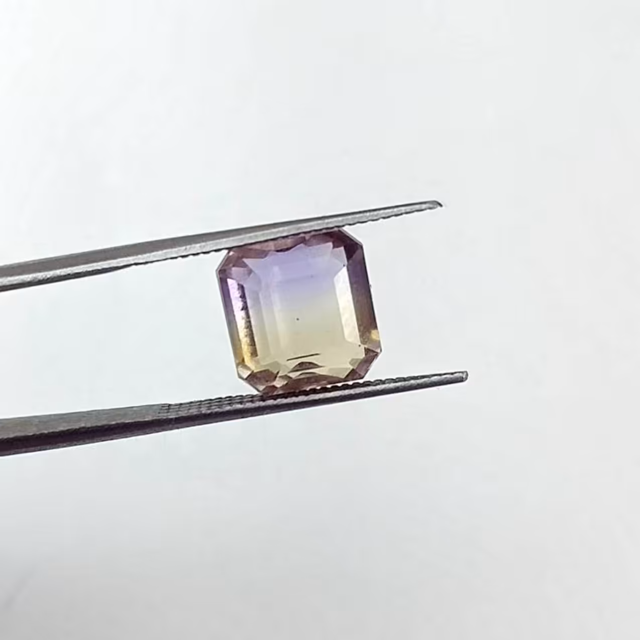 آمیترین معدنی کیفیت خوب به وزن 3.70 قیراط