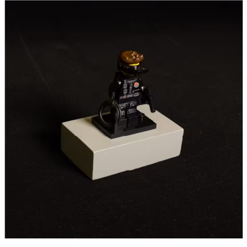 لگو مینی فیگور انتخابی سری 16 کد 71013 آیتم Spy
Lego Minifigures Series 16 Spy 71013