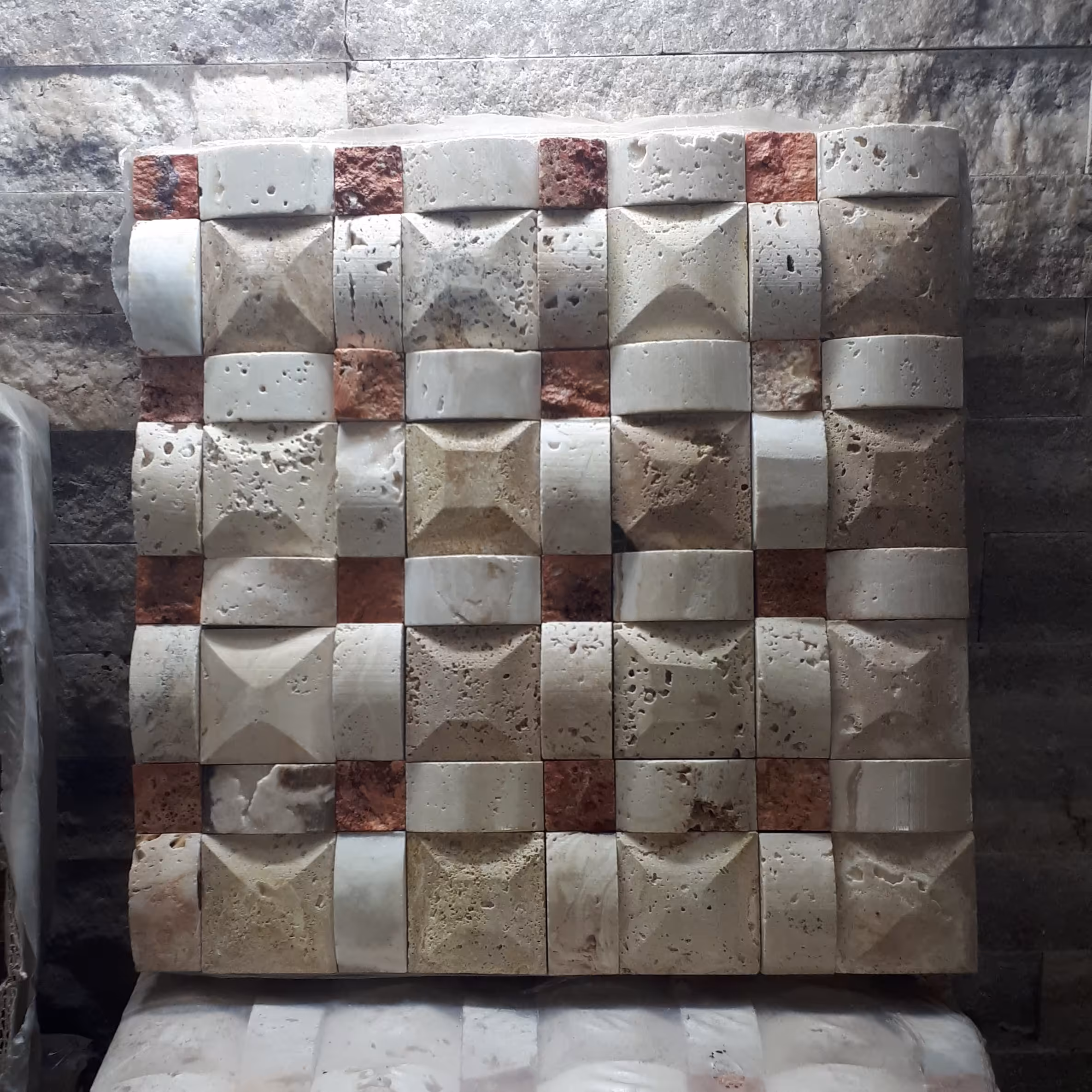 سنگ آنتیک مدل الماسی روتوری بصورت ورقه های تایل 30در30 پس کرایه 