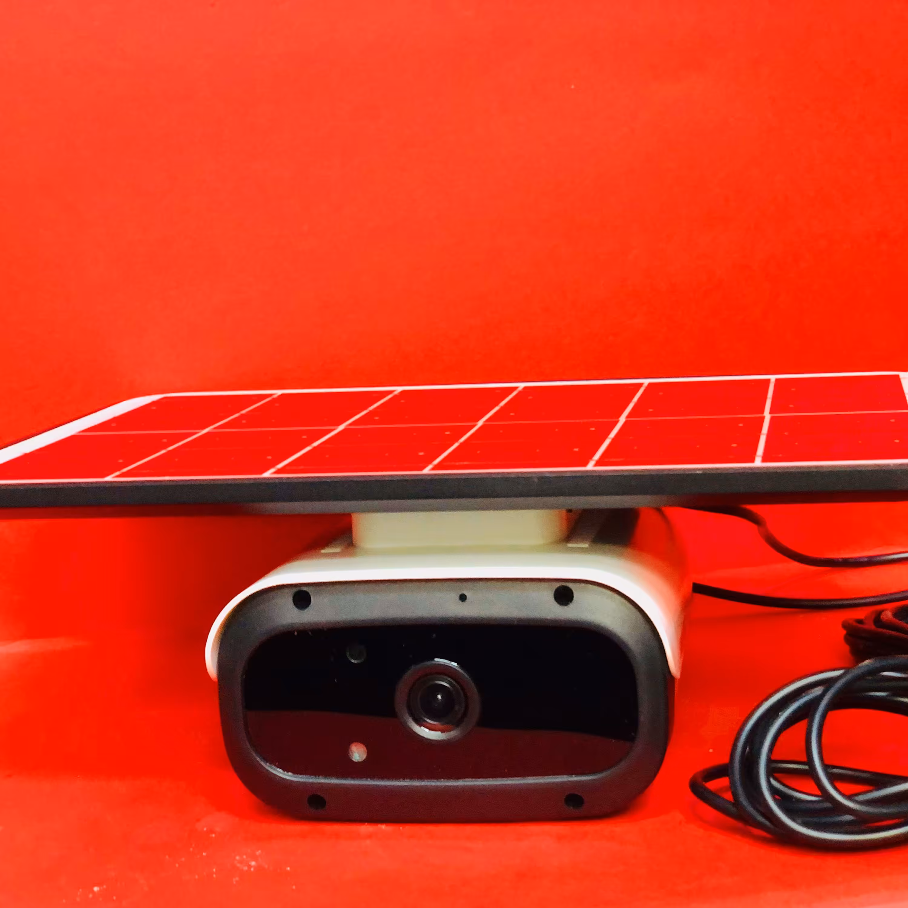 دوربین مداربسته پنل خورشیدی(سولار) سیم کارتخور 