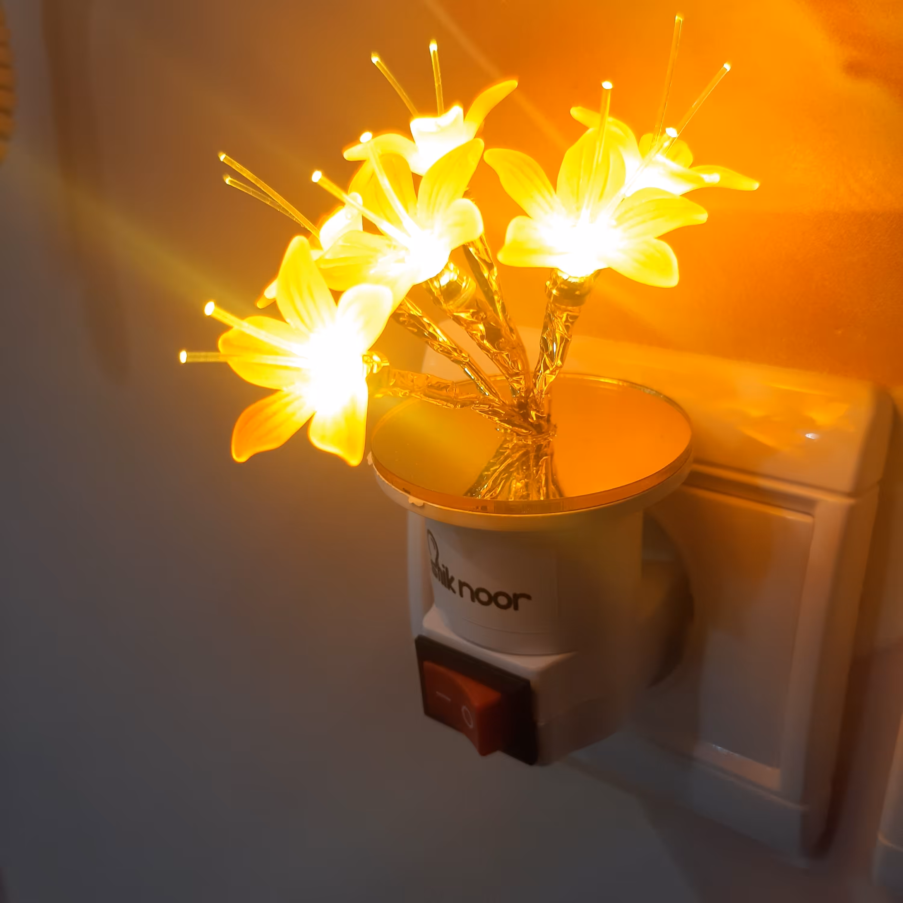 چراغ خوابهای کریستالی طرح گل   (قبل از ثبت سفارش از موجودی رنگ مورد نظر سوال کنید )