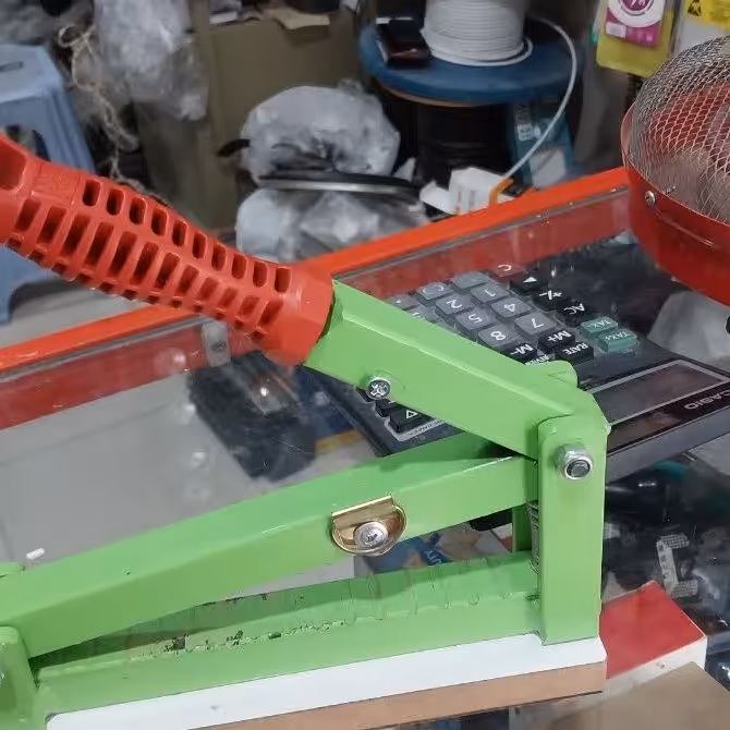 گردو شکن و فندق شکن