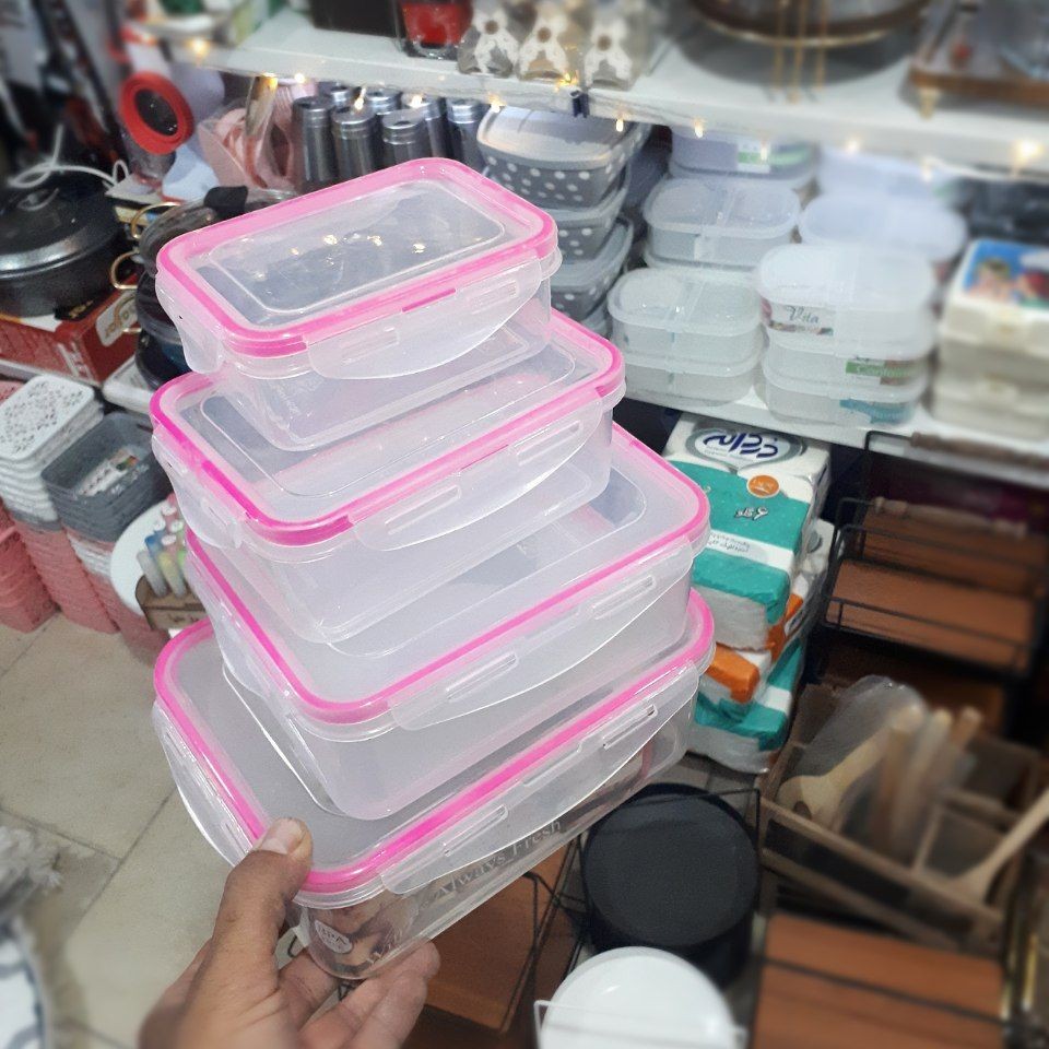 مجموعه 4 عددی ظرف نگهدارنده فرش کیپس
 چهار سایز شفاف 
 مستطیل 
 درب قفلی و چفتی
جنس بدنهپلاستیک
قابل است