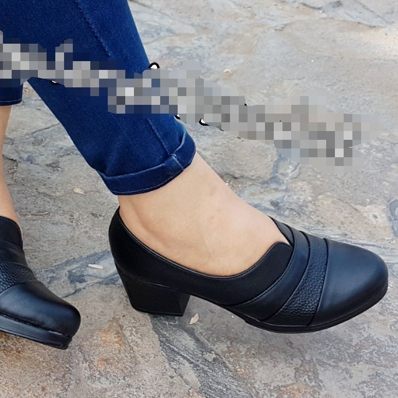 کفش طبی بزرگ پا زنانه پاشنه پنج سانت مدل ورقه ای پنجه پهن