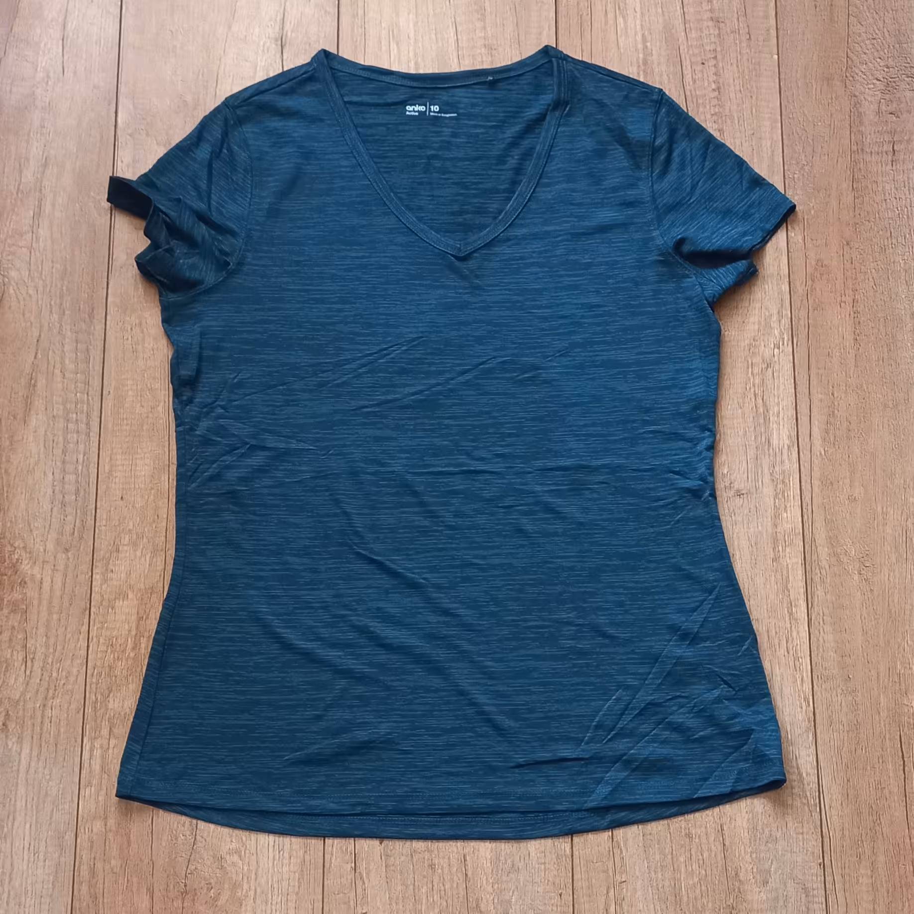 تیشرت  ورزشی زنانه برند anko انگلیس 
سایز  10  انگلیس سایز S  اروپا (ایرانی)  یا 36تا38