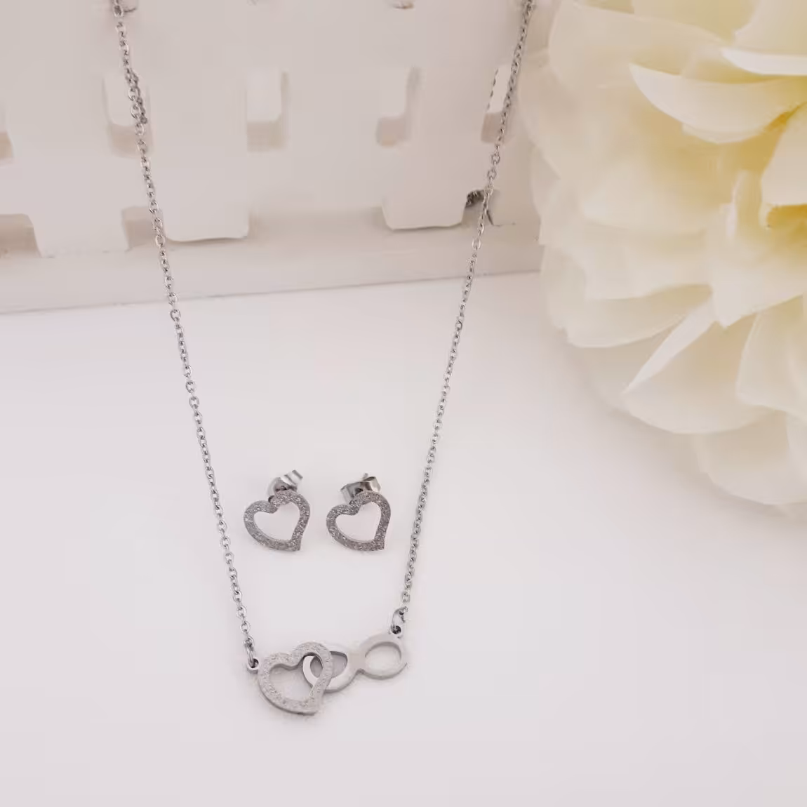 نیمست کد7666 طرح طلا. رنگ ثابت. آبکاری طلا. ضدحساسیت