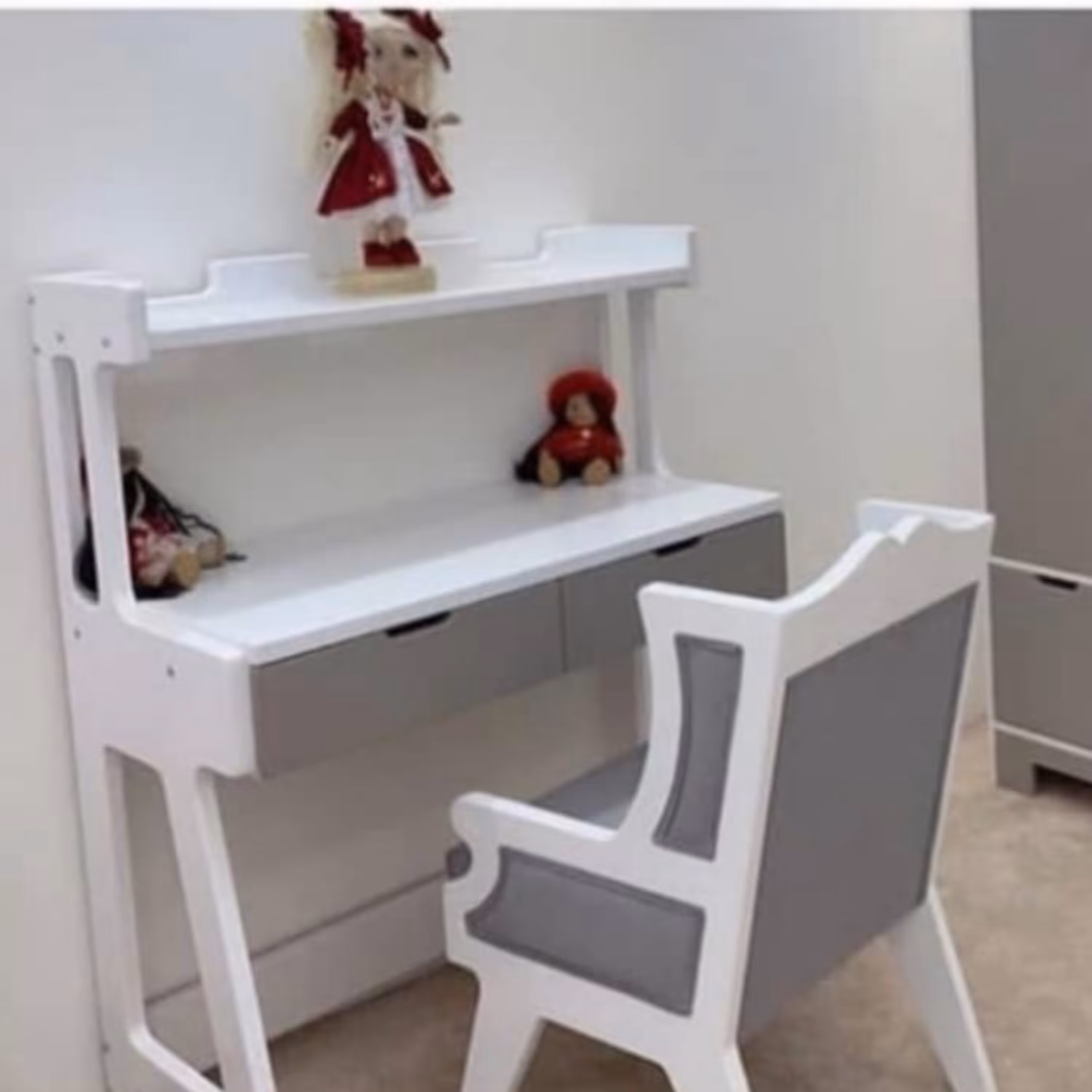 میز تحریر کودک