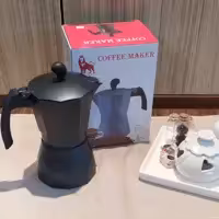 موکاپات شش کاپه در رنگ های مشکی، قرمز و آبی