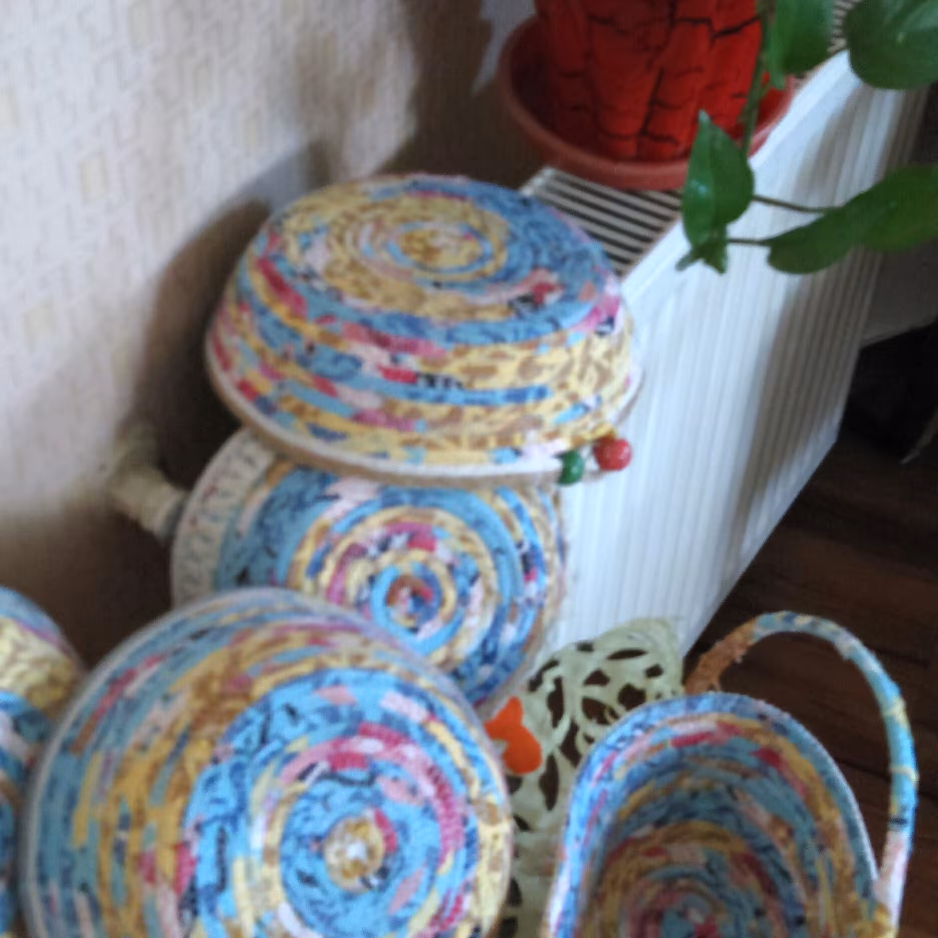 جای نان باپوشش قیطان وپارچه نخی بجای دستمال نان قابل شستشووقابل سفارش دراندازهای مختلف باپارچه دررنگهای دلخواه شما وسفار