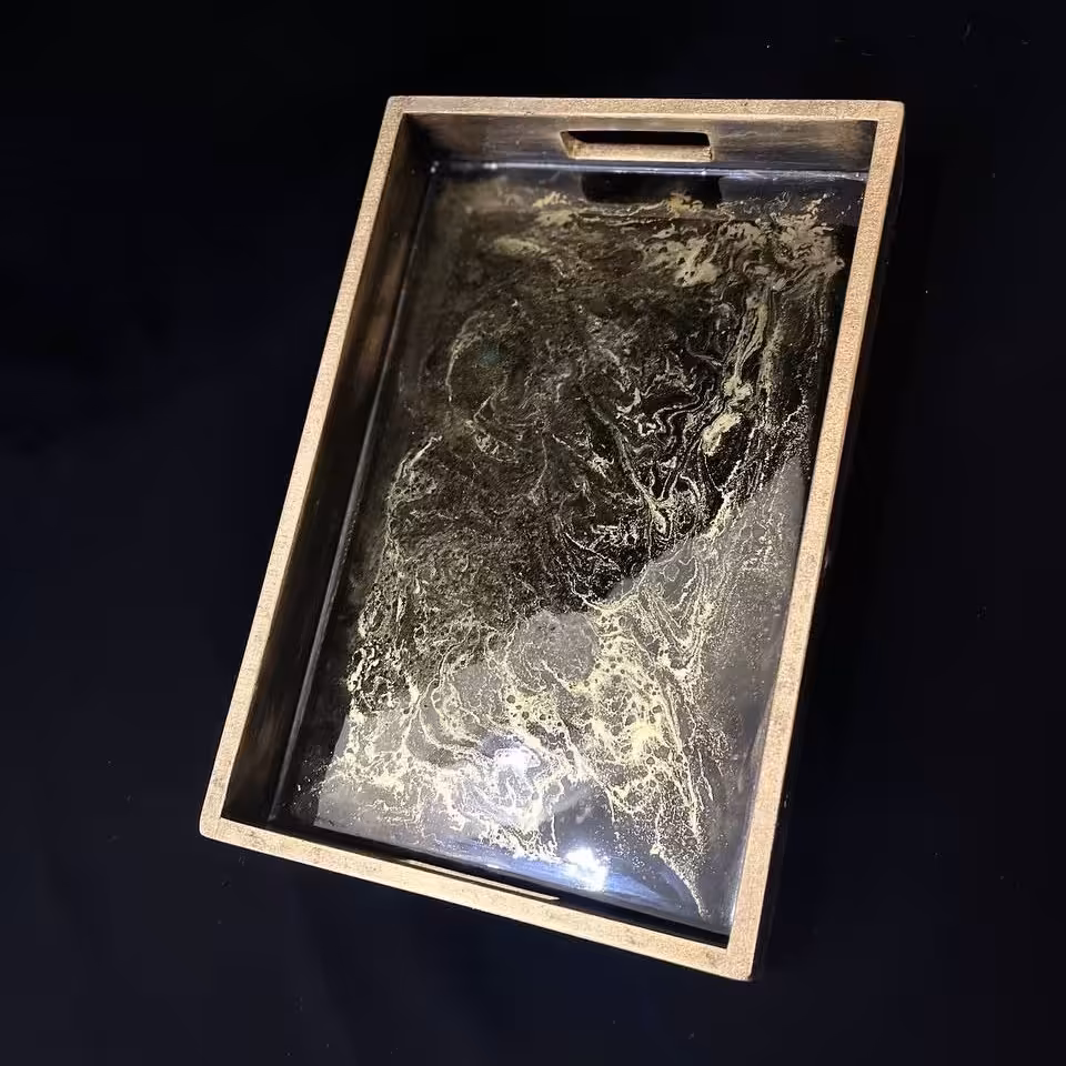 سینی رزینی ام دی اف ، مشکی با پتینه های طلایی