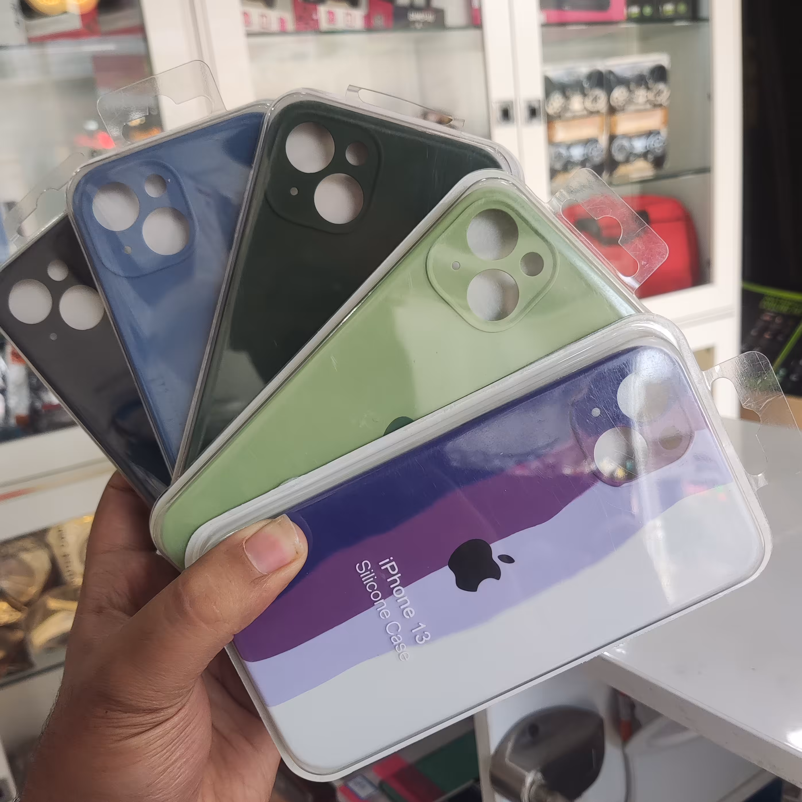 گارد سیلیکونی آیفون 13