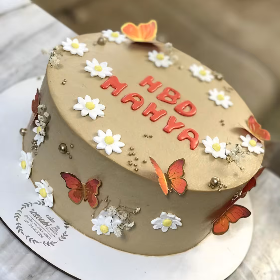 کیک نسکافه و بادام