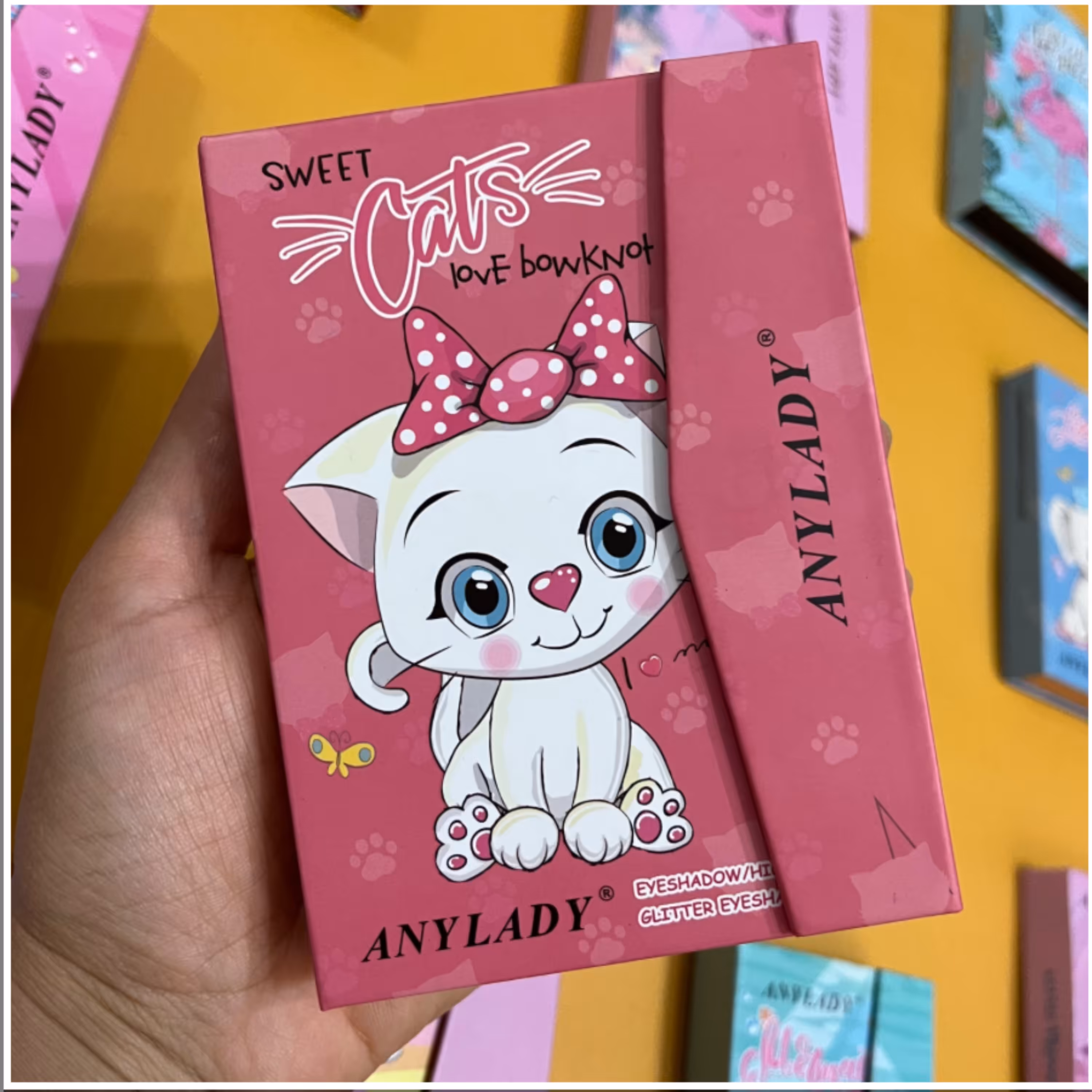 پالت چندکاره انیلیدی شامل رژلب سایه هایلایتر