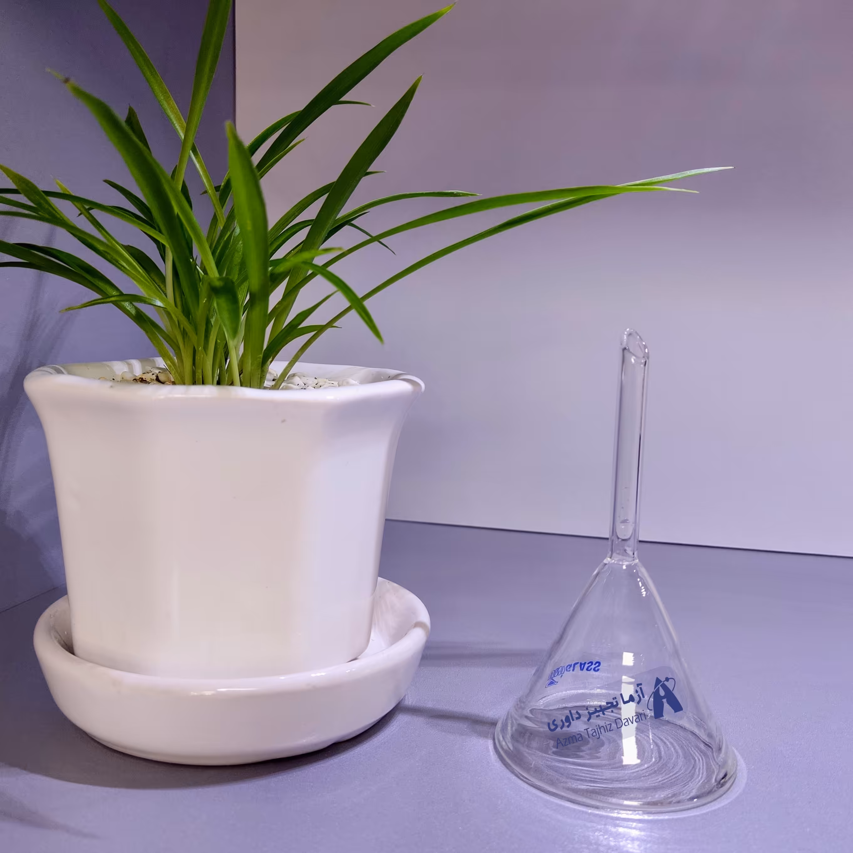 قیف شیشه ای 7 سانتی