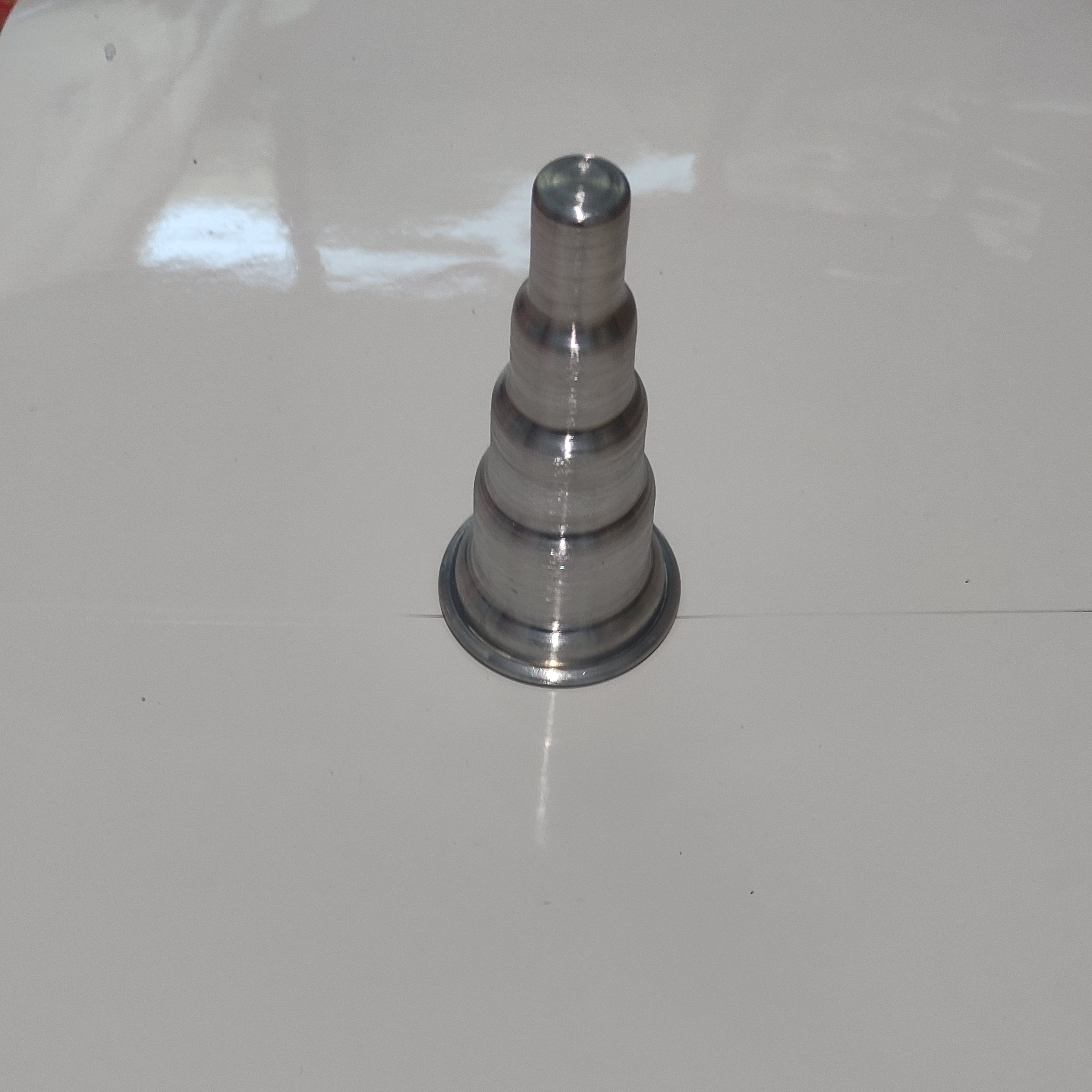 قالب فلزی مخروطی طبقه ای