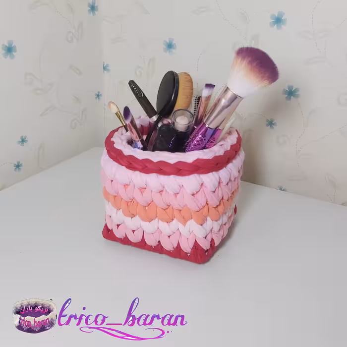 سبد لوازم آرایشی تریکو سایز 10 مناسب نگهداری رژلب و پماد