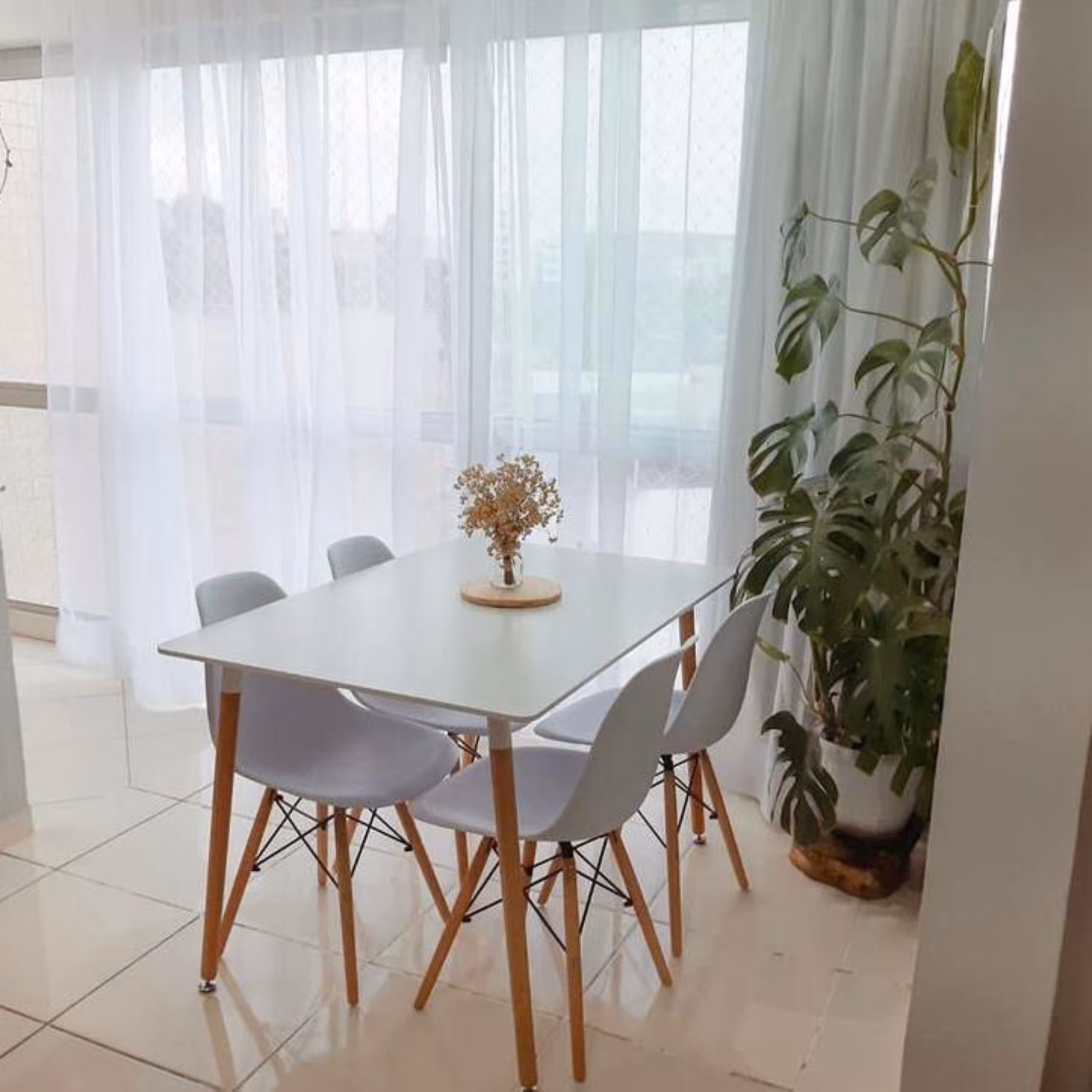 ناهارخوری  مدرن سفید پایه چوبی بهترین و باکیفیت ترین جنس 