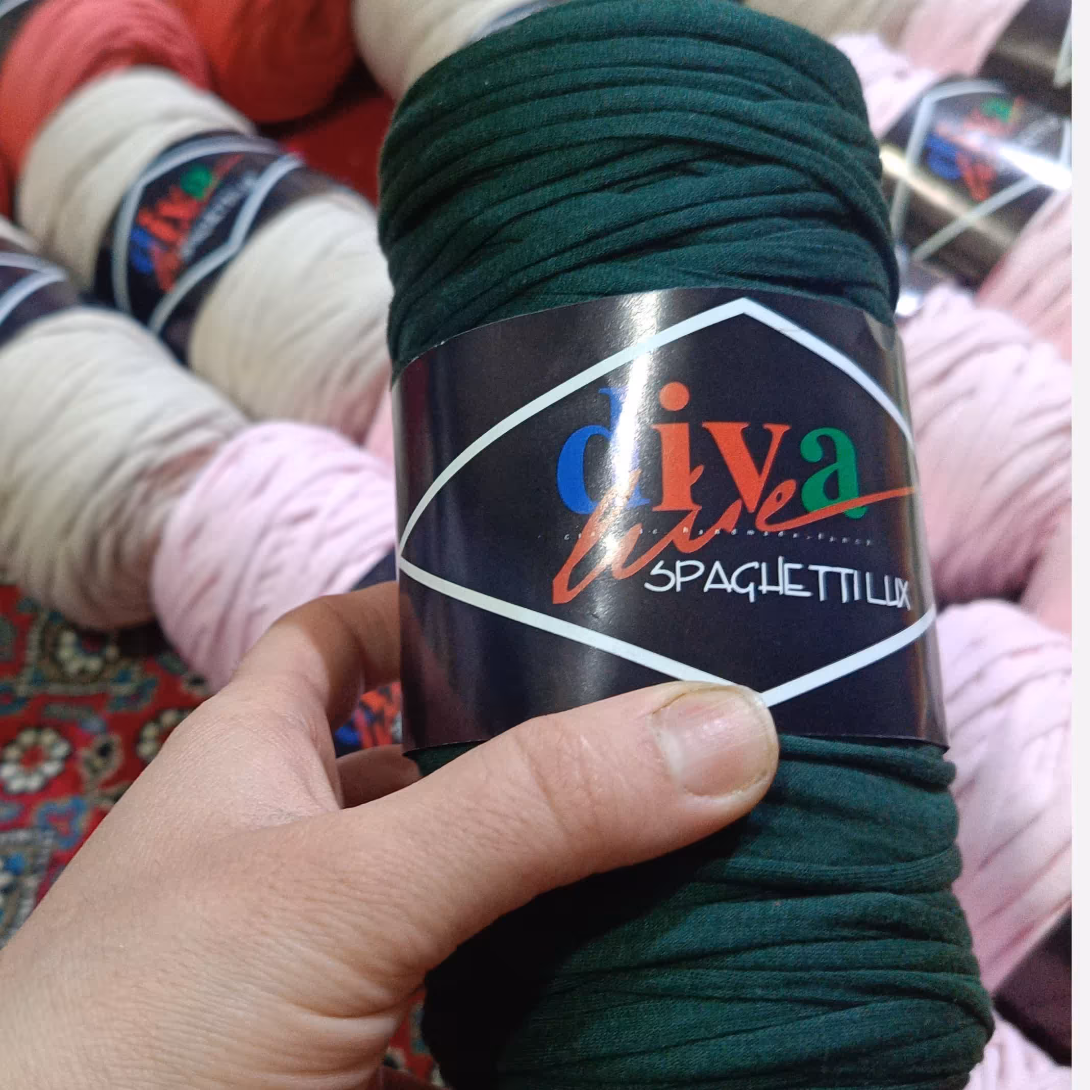 تریکو دیوا سبز تیره با ضخامت یکسان و بالا 330 گرمی مناسب بافتنیهای شما