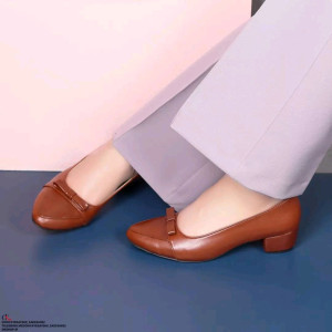 کفش پاشنه دار