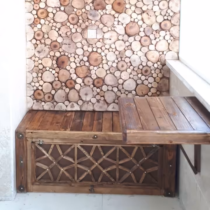 نیمکت  یا صندوقچه زیبا سنتی مخصوص بالکن