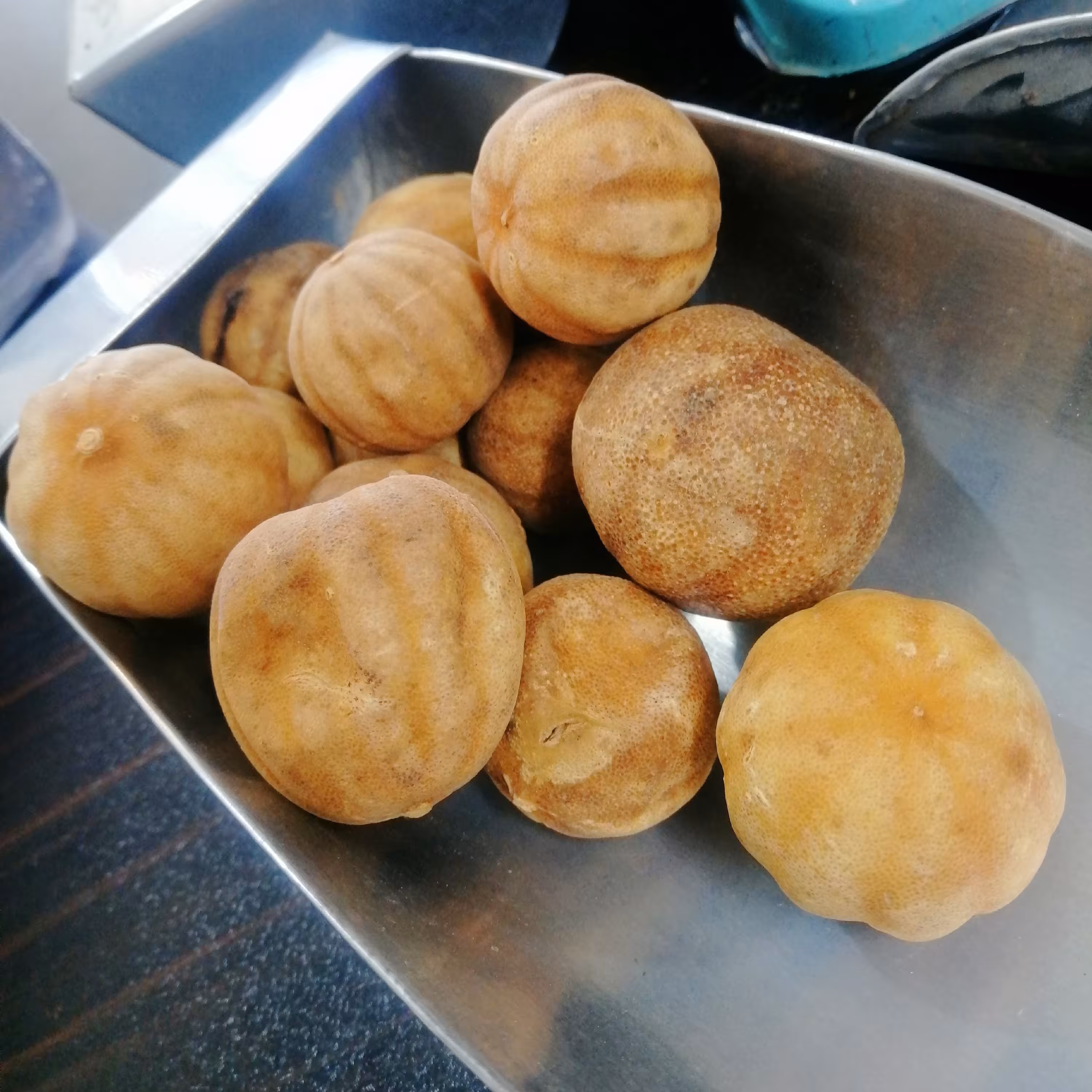 لیمو عمانی پوست قهوه ای (بدون تلخی) (پس کرایه)