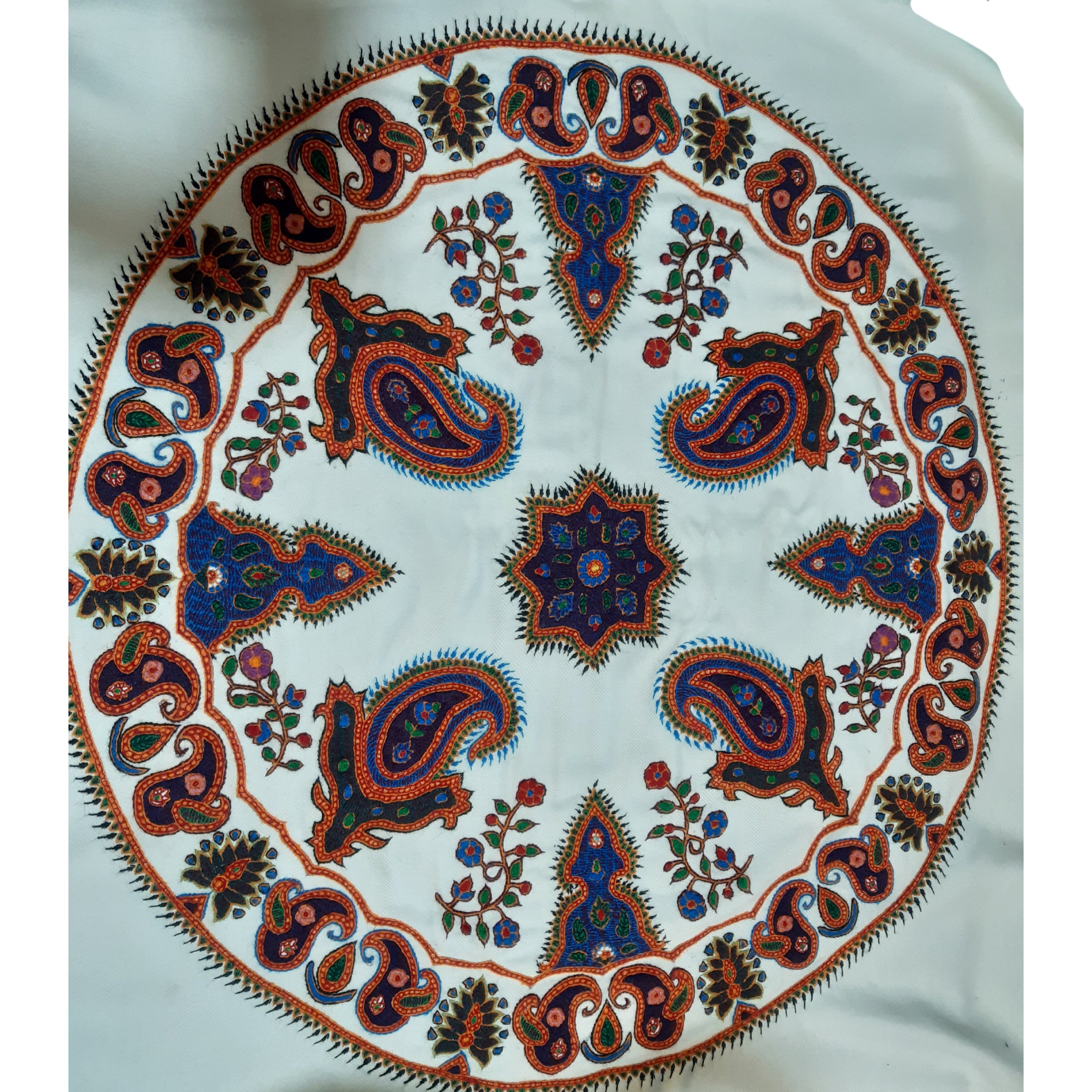 رومیزی گرد پته