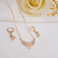 نیمست کد8182 طرح جواهر.دارای نگینهای اتمی زیبا.آبکاری طلا.رنگ ثابت.ضدحساسیت