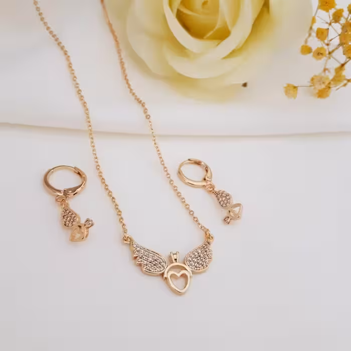 نیمست کد8182 طرح جواهر.دارای نگینهای اتمی زیبا.آبکاری طلا.رنگ ثابت.ضدحساسیت