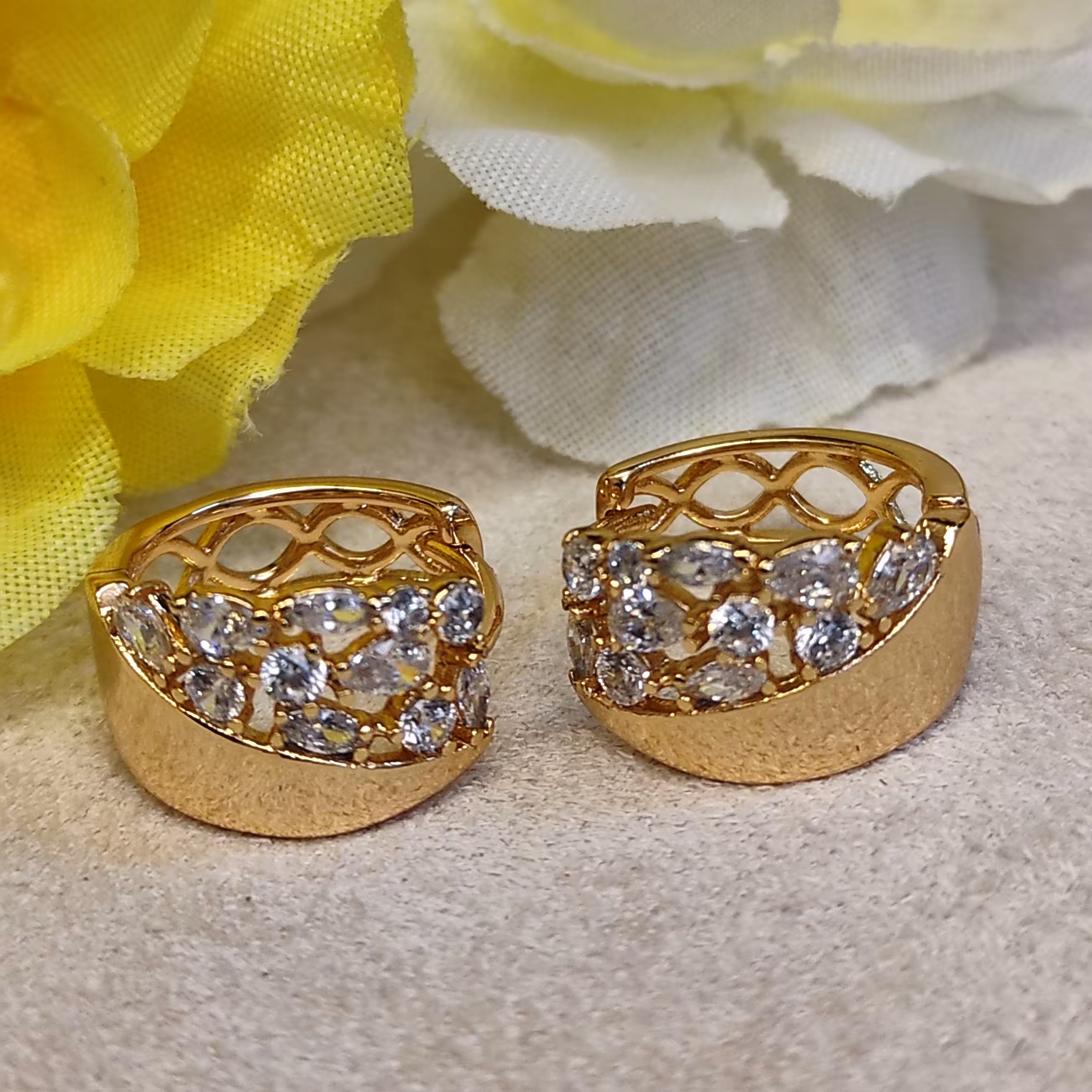 گوشواره حلقه ای نگین دار برند ژوپینگ