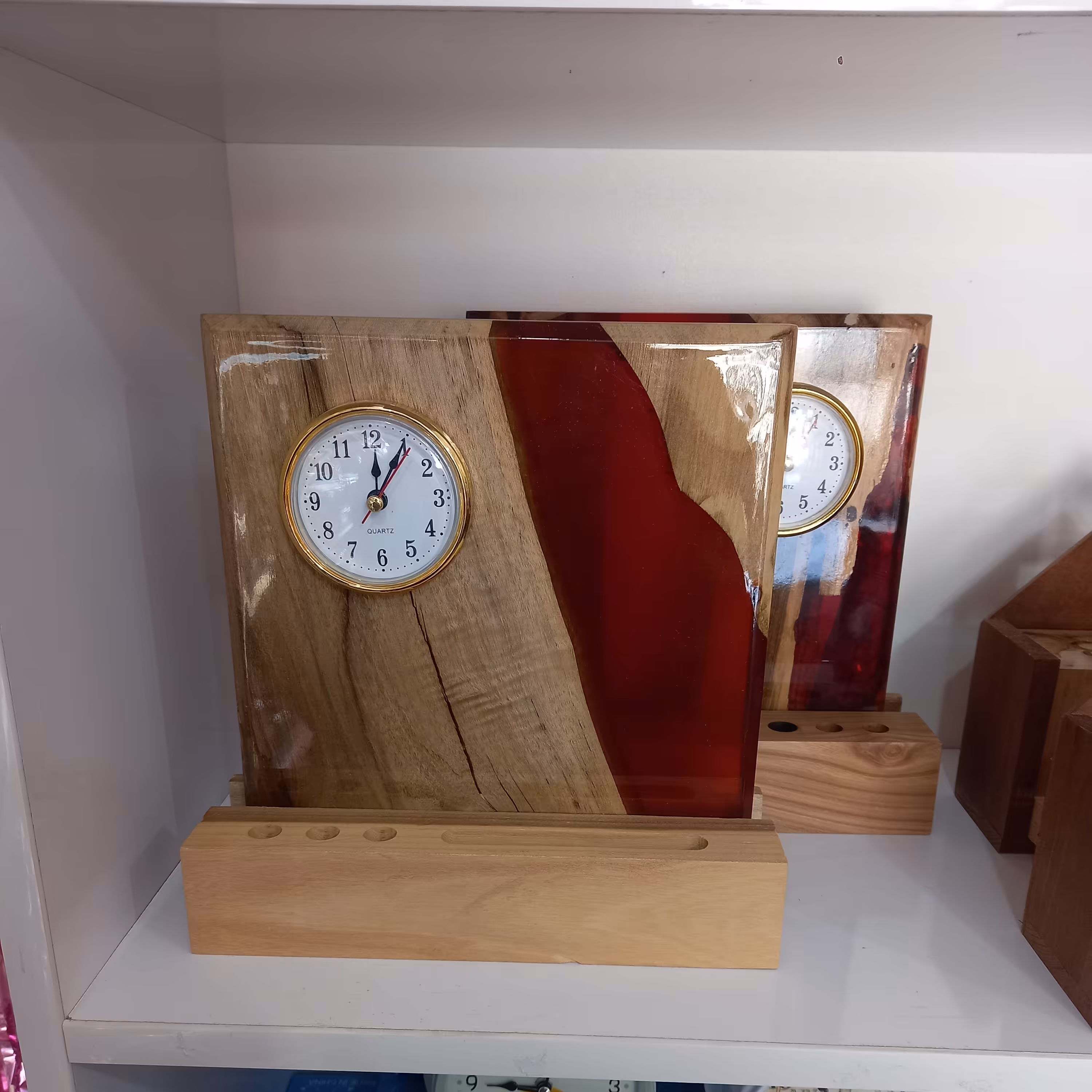 ساعت پایه دار  رومیزی طرح اپوکسی رزین با جای خودکار