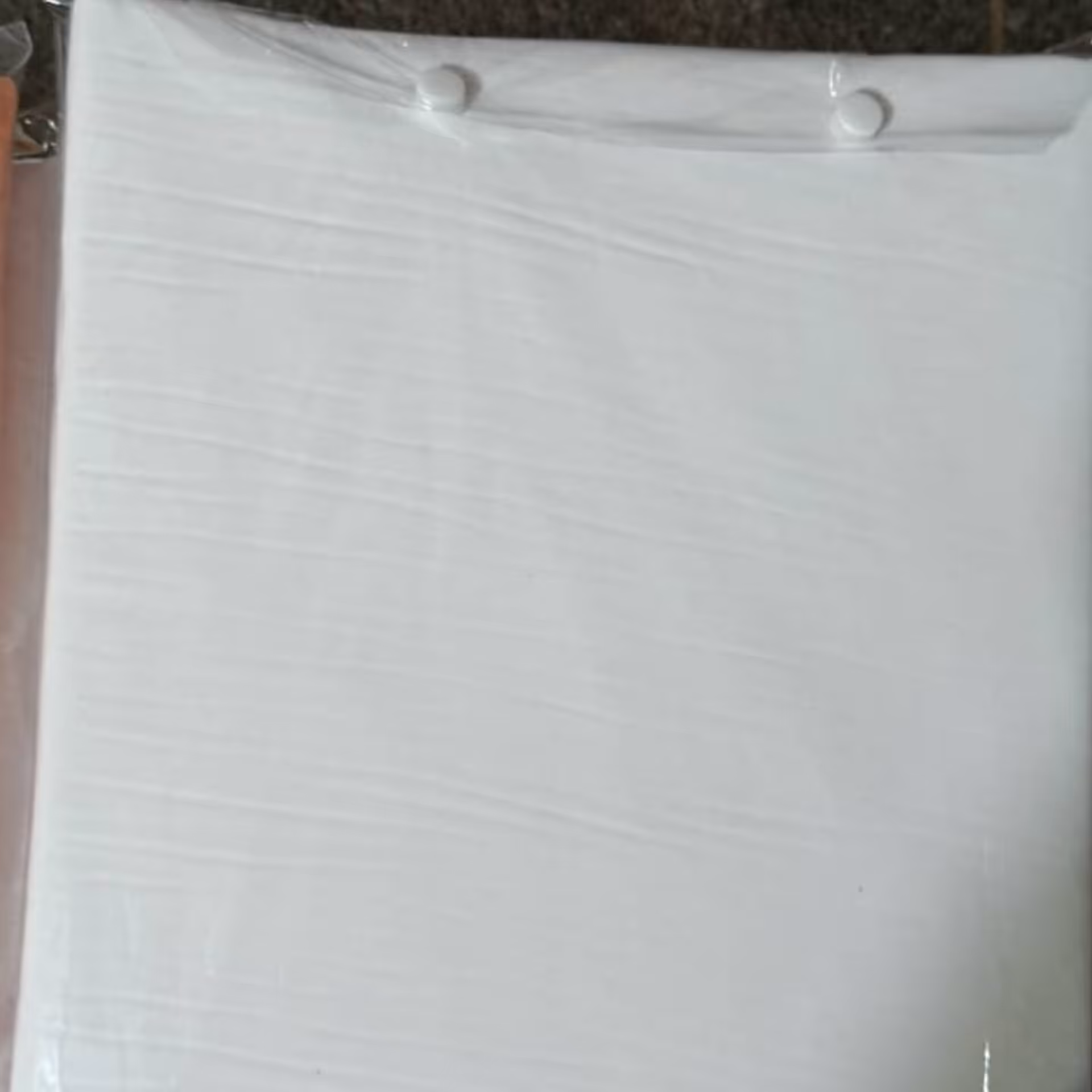 ملحفه روتختی در  رنگ های مختلف و در سایز های دونفره و یک نفره 