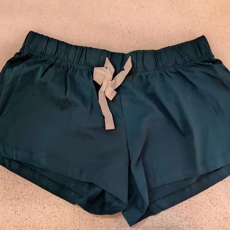 شلوارک سبز بندصورتی