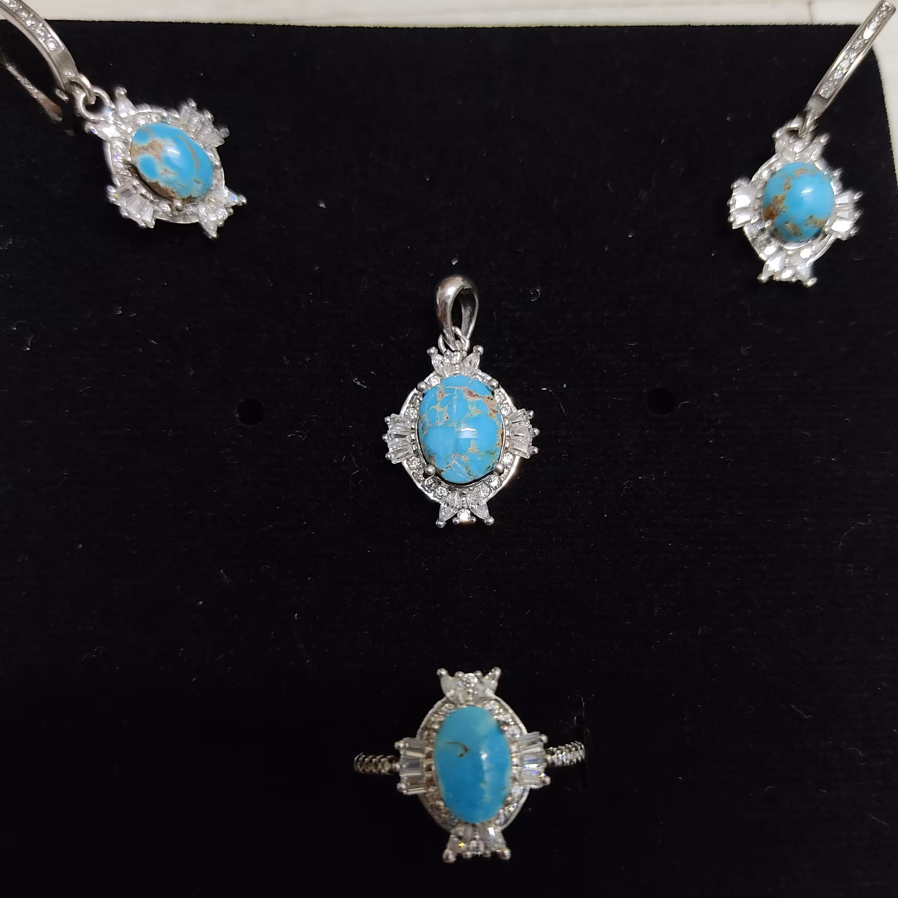 نیم ست نقره با روکش رادیوم و سنگ فیروزه کد 9 پ 1