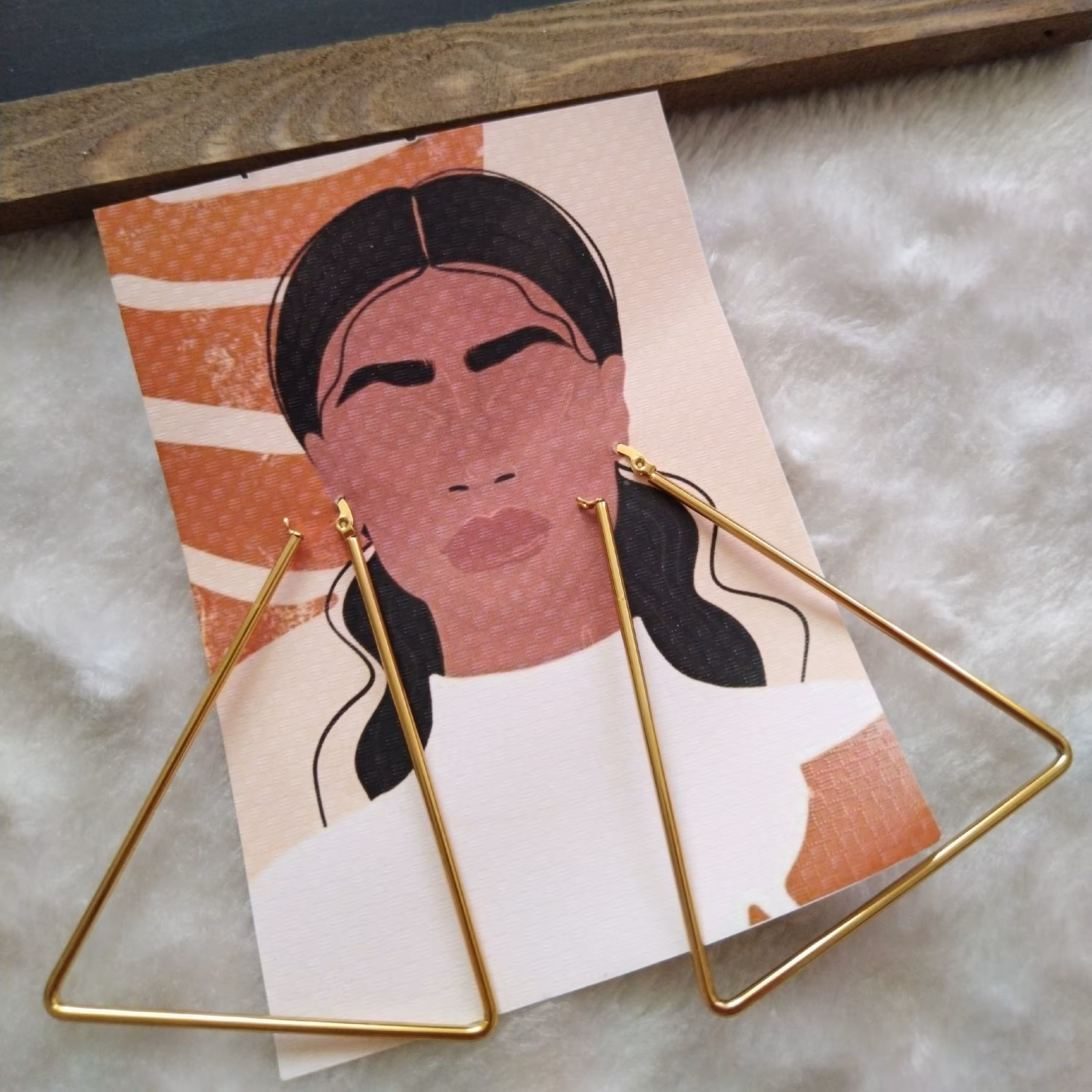 گوشواره مثلثی استیل رنگ ثابت طلایی