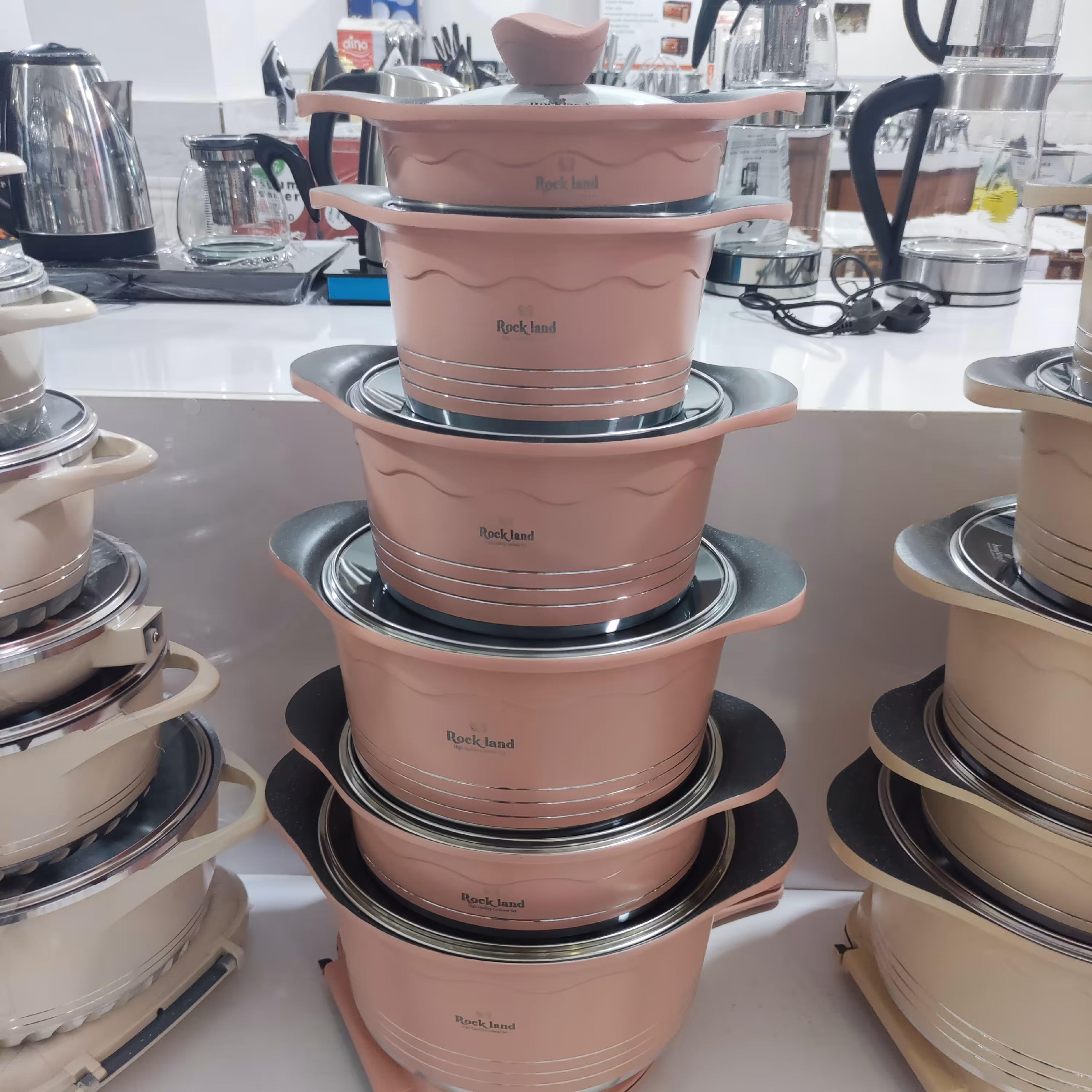 سرویس قابلمه 14 پارچه راکلند بدنه نانو گرانیت و کف شعله پخش چدن