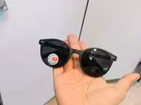 عینک آفتابی گرد مناسب افراد با فرم صورت ریز و متوسط عدسی پلار uy400