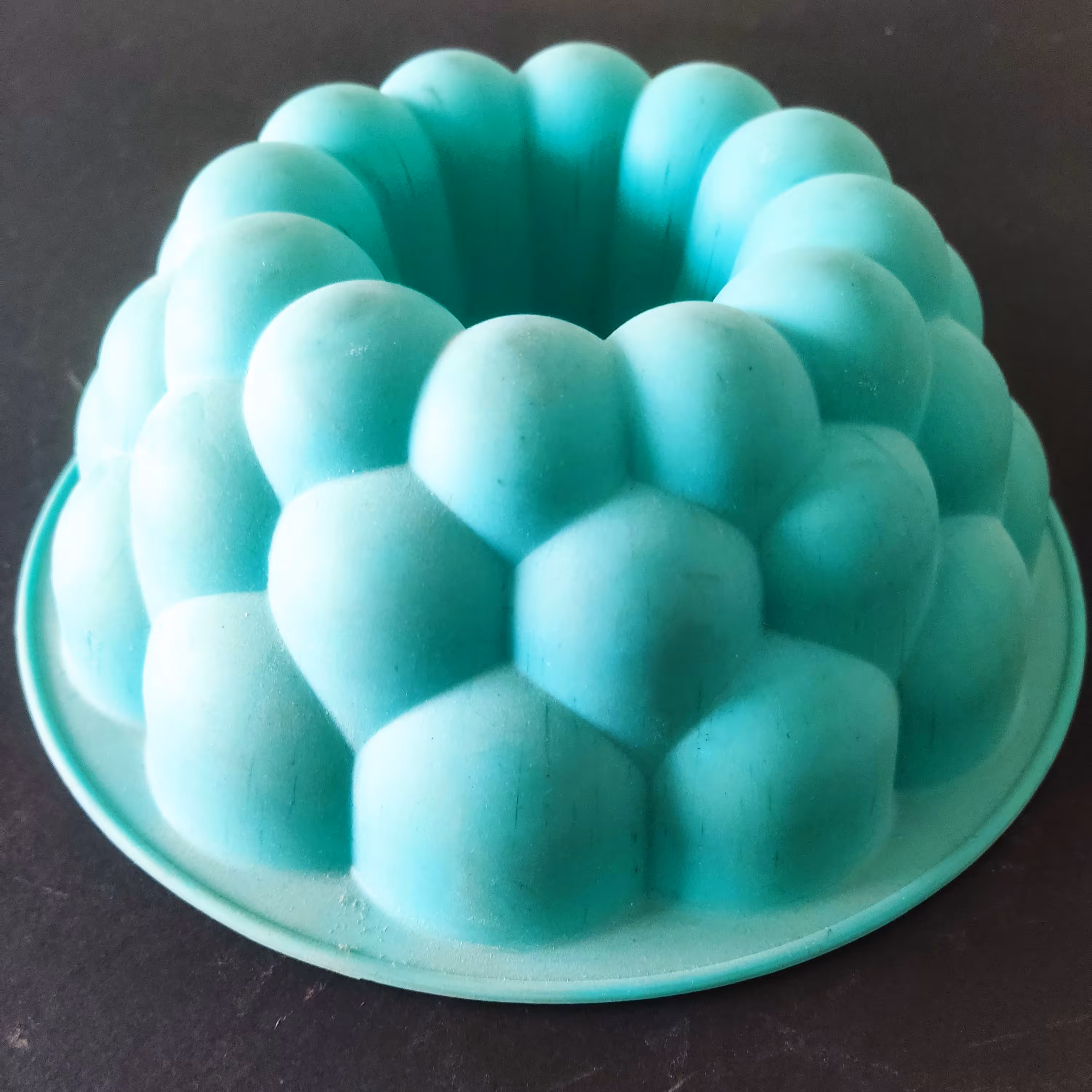 قالب سیلیکونی گرد طرح فضایی برجسته قطر 20 وزن 110 گرم 