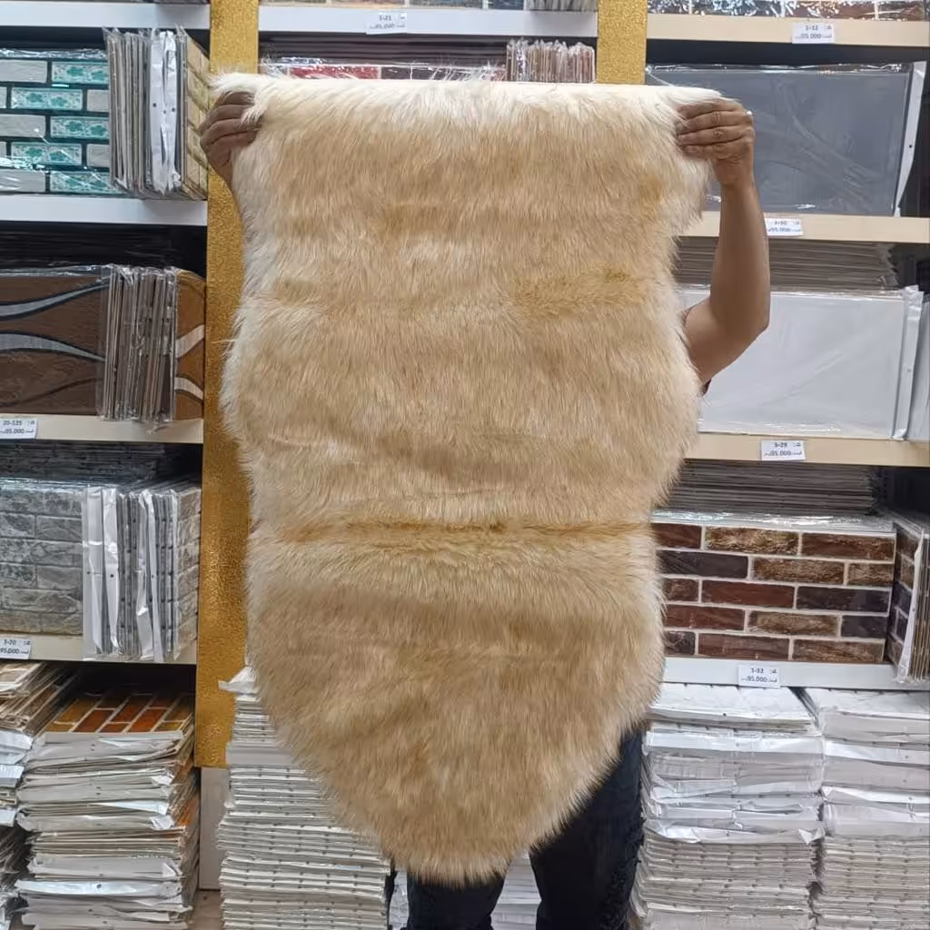 خز وارداتی مادام کوکو آستر دار ابعاد 60 در100 رنگ کرمی