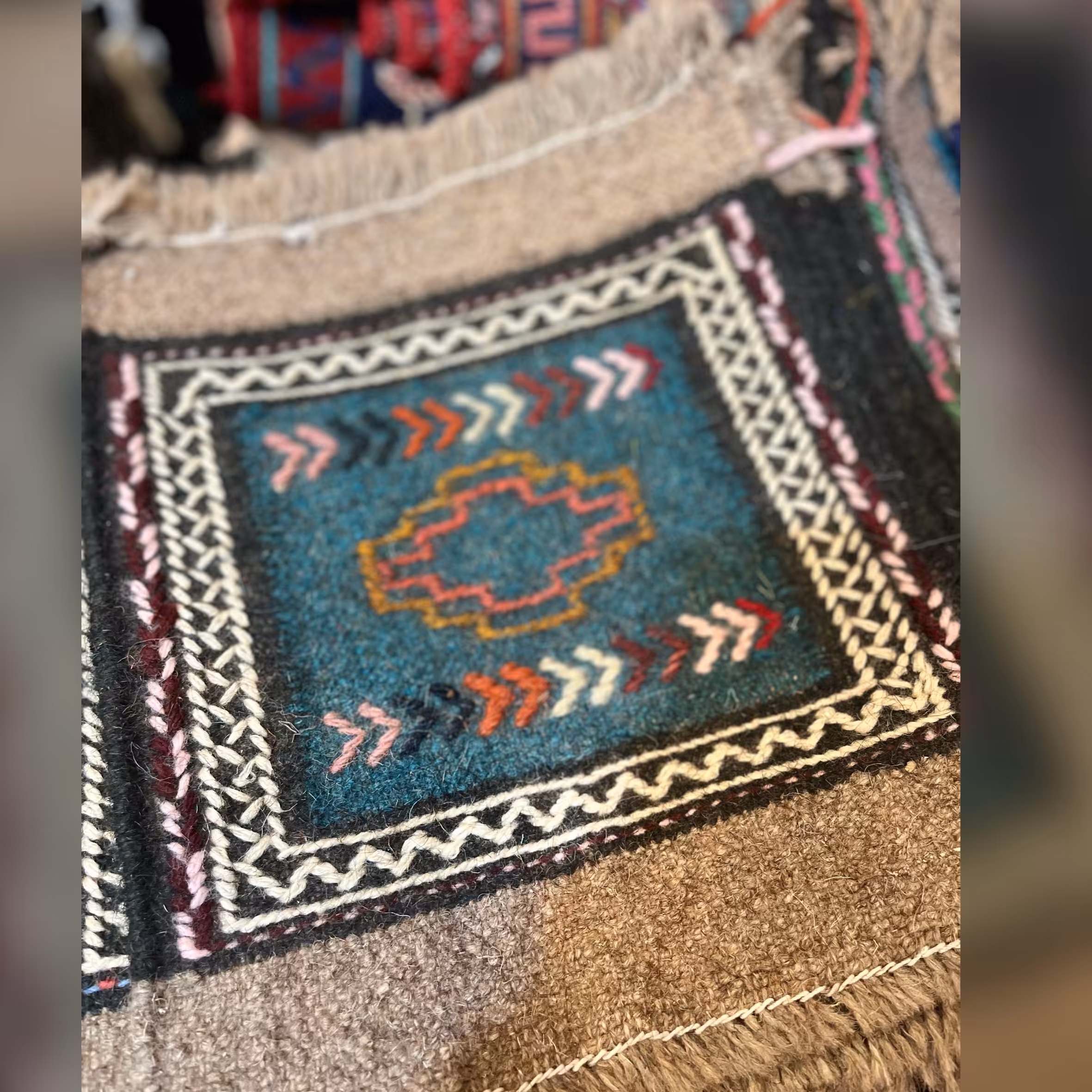 رومیزی گلیمی