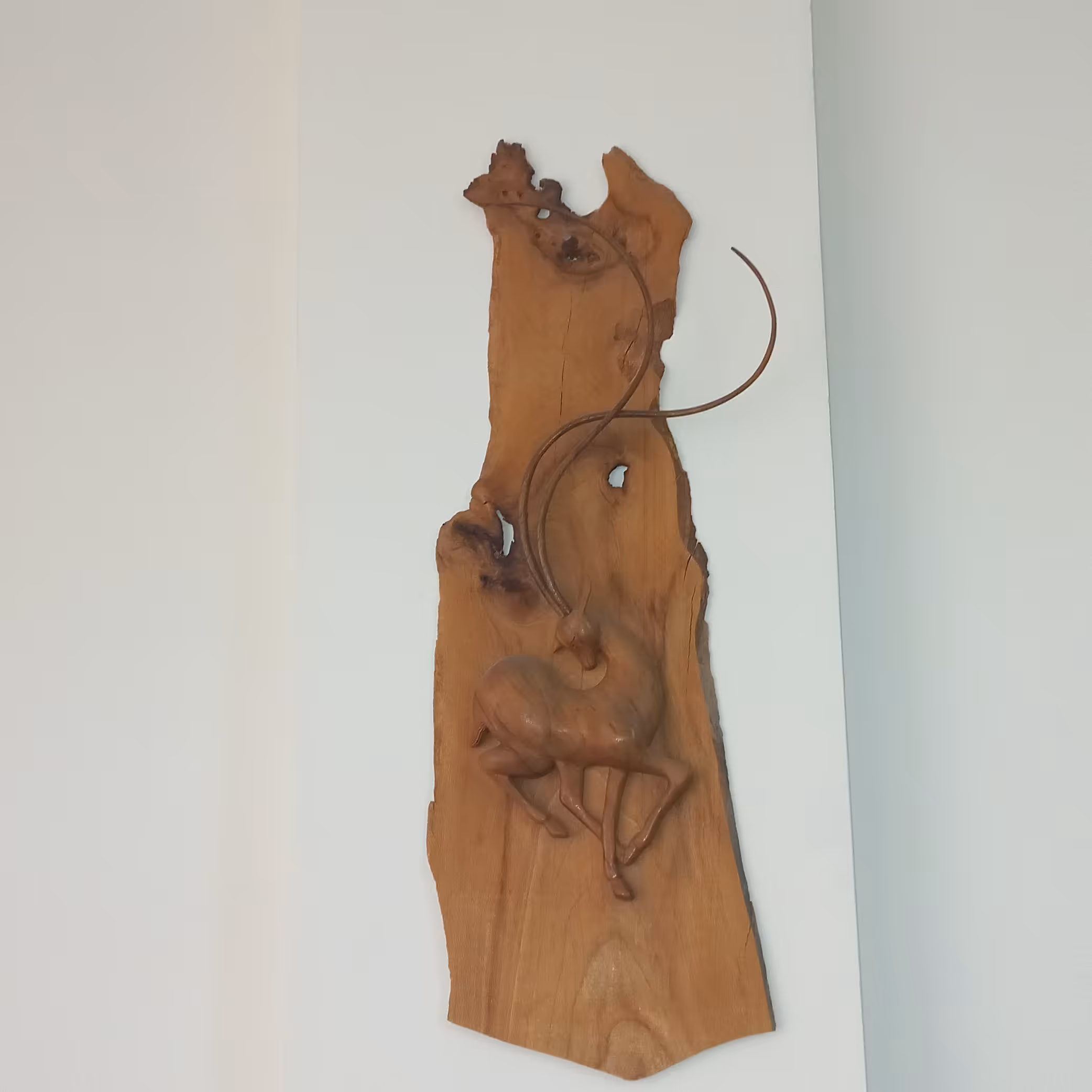 تندیس دیواری غزال چوبی