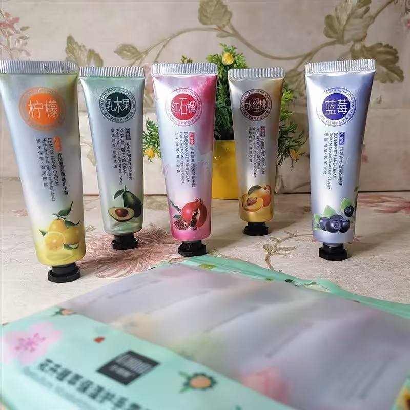 کرم میوه ایی دست 