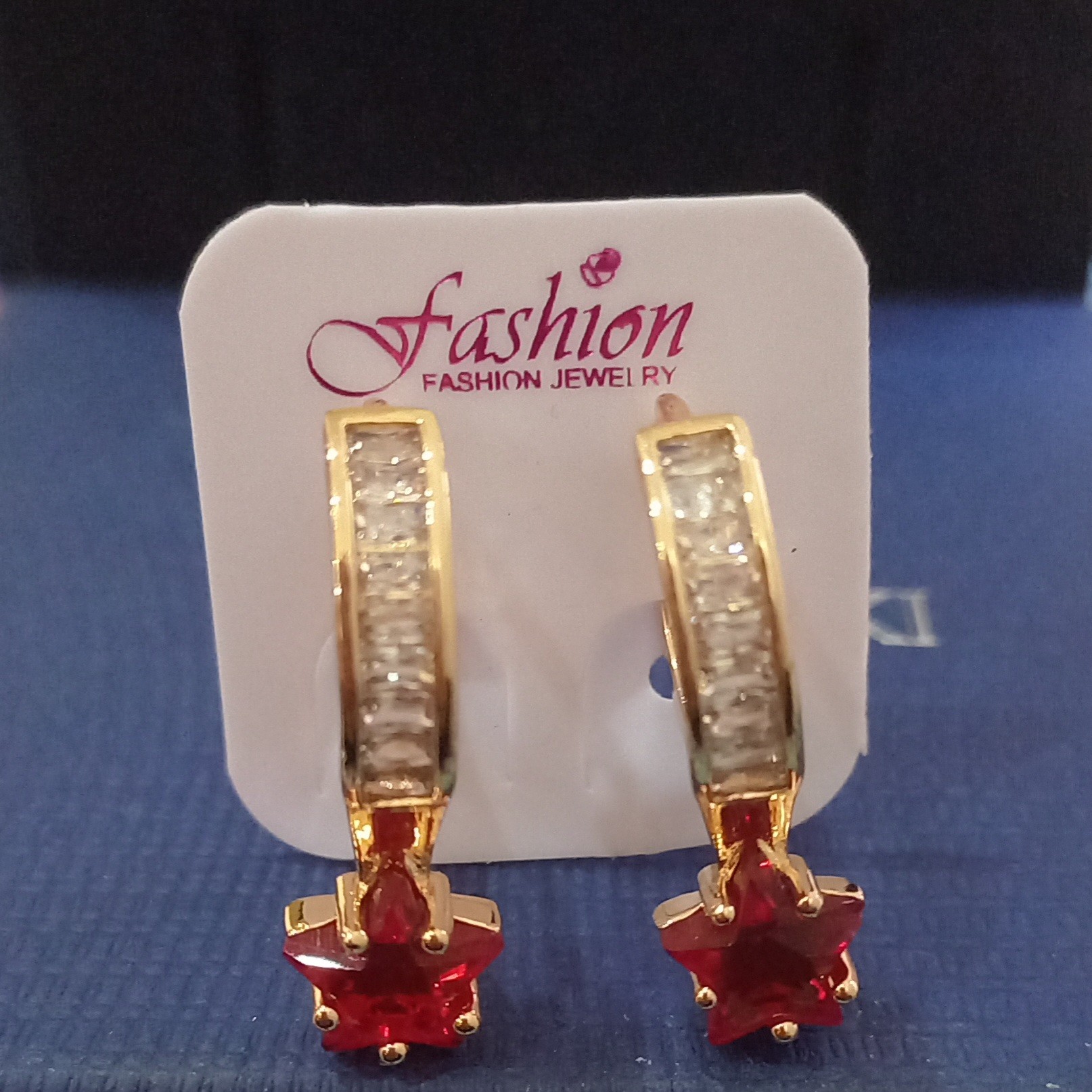 گوشواره های قرمز