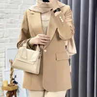 مانتو کتی دلوین مزون دوز 
جنس مازراتی 
رنگ بندی  طوسی  کرم آبی آسمانی  بنفش شتری سبزسیر