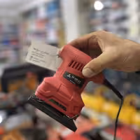 سمباده لرزان مشتی محک