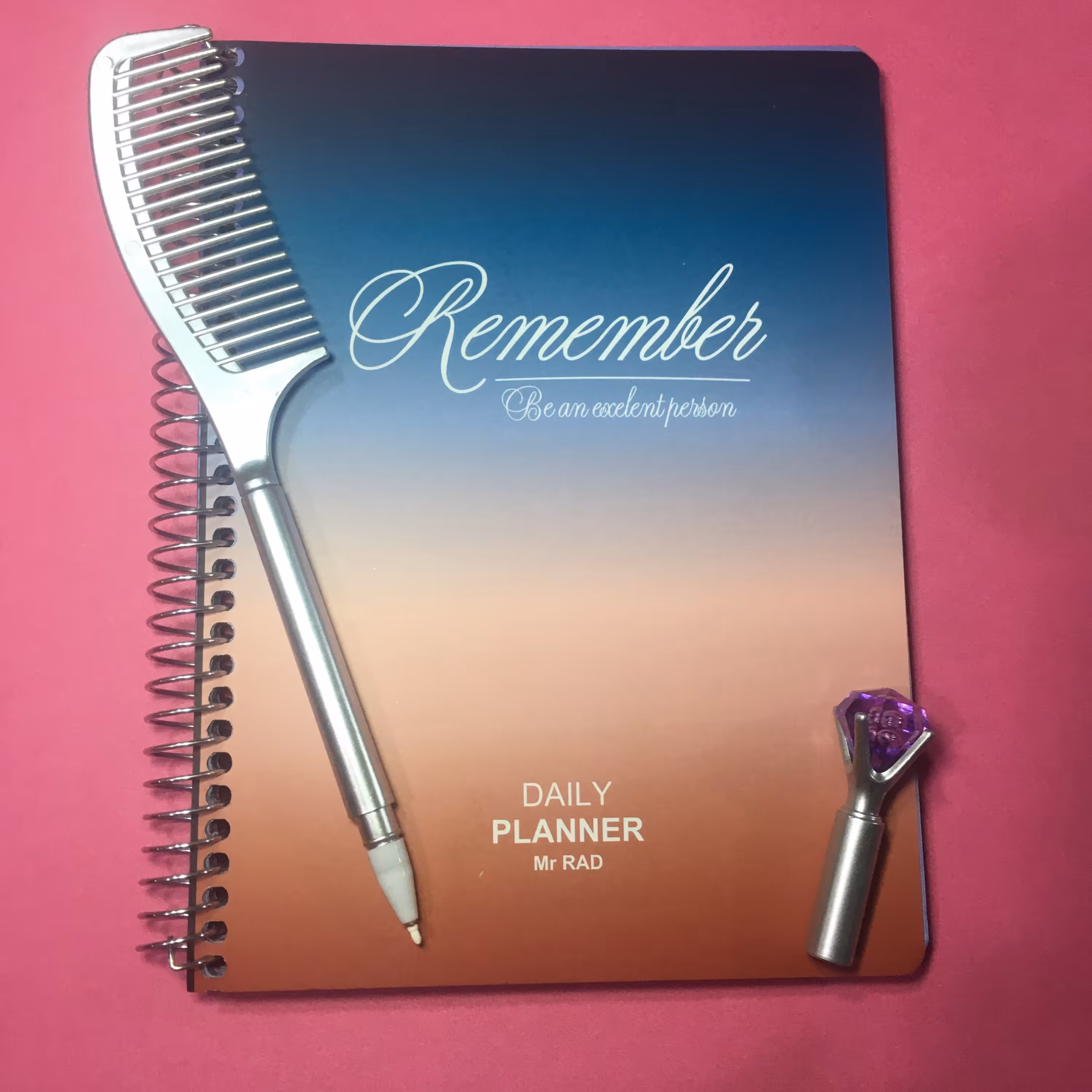 پلنر انگلیسی رنگارنگ یا دفتر برنامه ریزی با فونت انگلیسی 