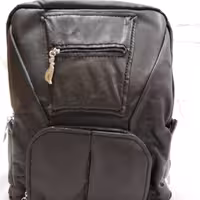 کوله پشتی چرم بزک قهوه ای سوخته بسیار سبک