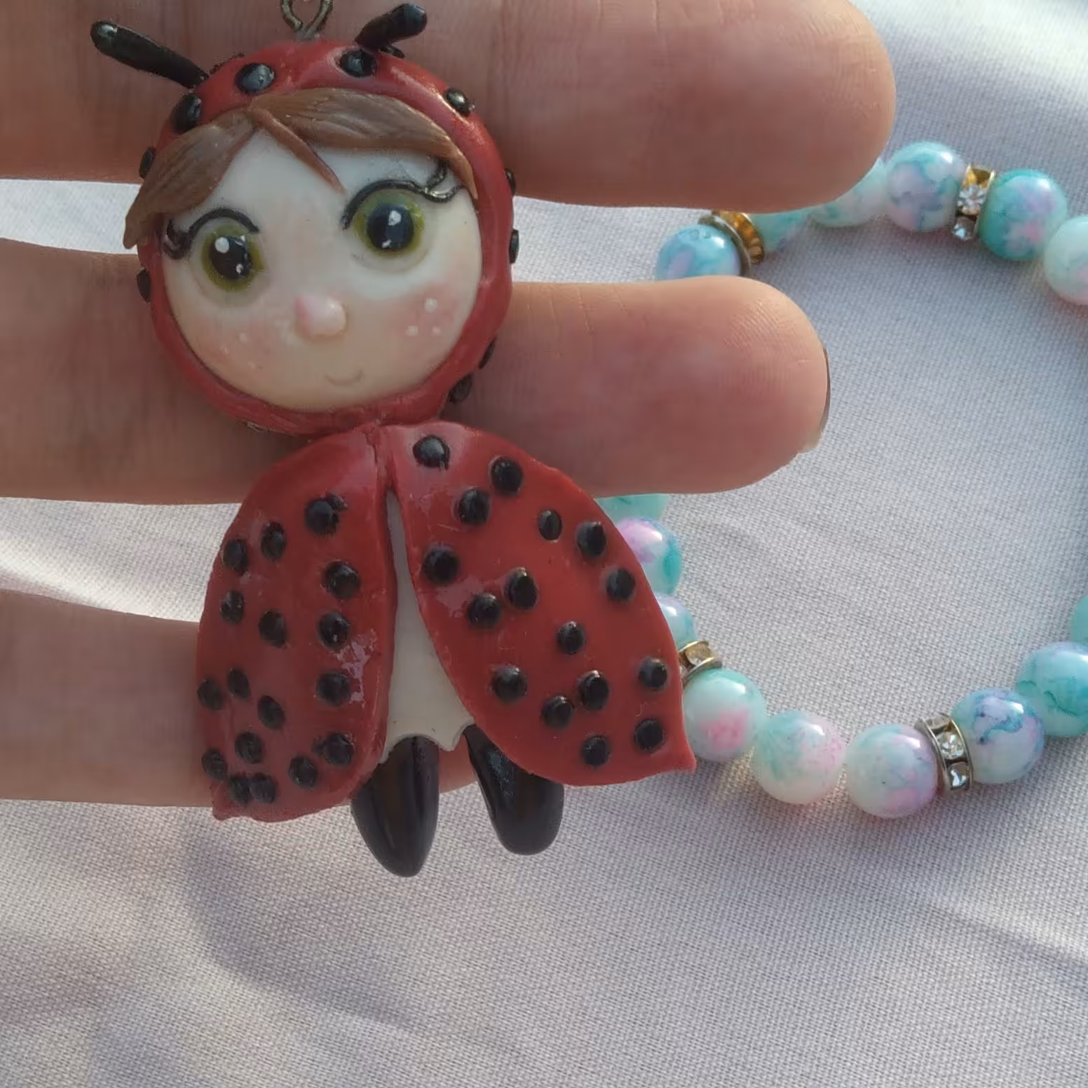 آویز  دختر کفشدوزکی